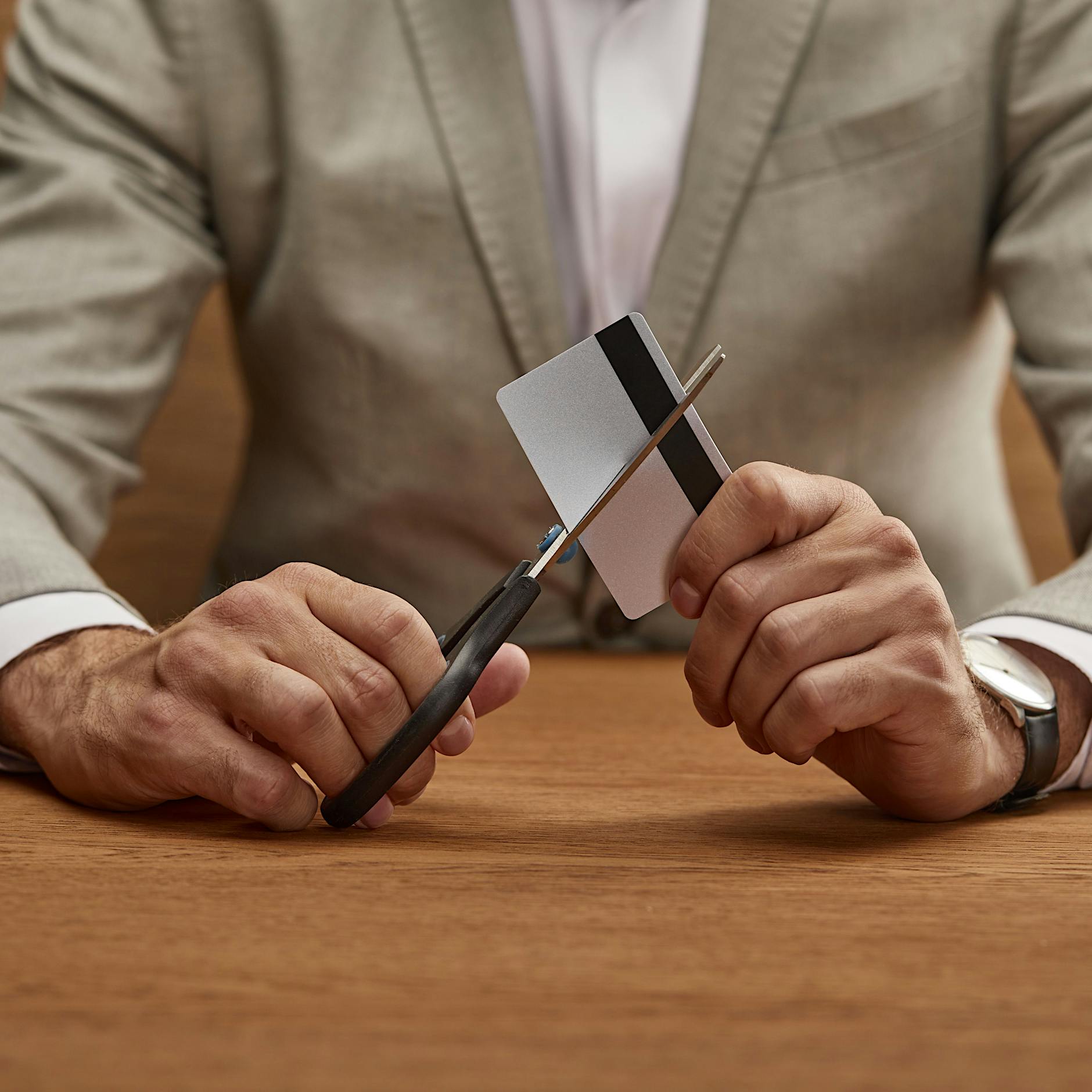 Einschüchterung mit System: Wenn Bankkonten aus politischen Gründen gekündigt werden