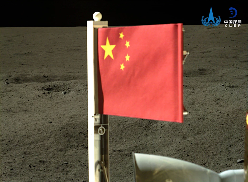 Chinas Fahne steht seit Juni 2024 auf dem Mond. Und demnächst?