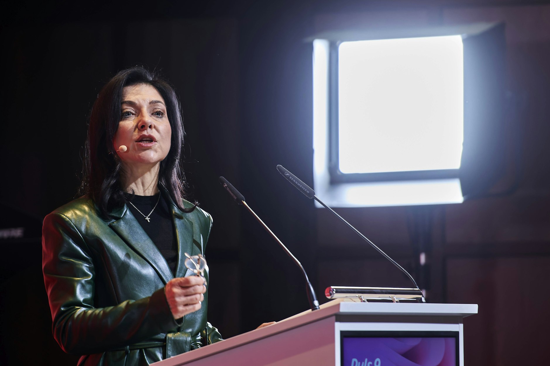 Katherina Reiche (CDU), Bundesministerin für Wirtschaft und Energie, besucht eine Veranstaltung der Eon-Gruppe und ihrer neun Verteilnetzbetreiber.