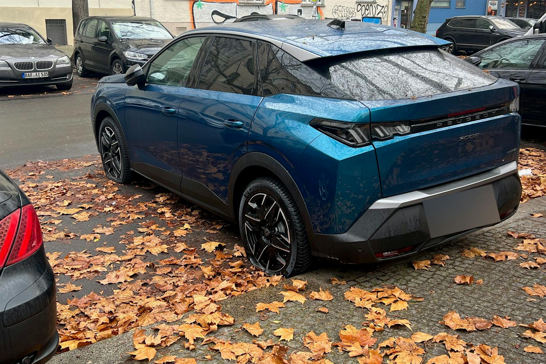 Reifen-Attacke in Prenzlauer Berg: 40 Autos platt