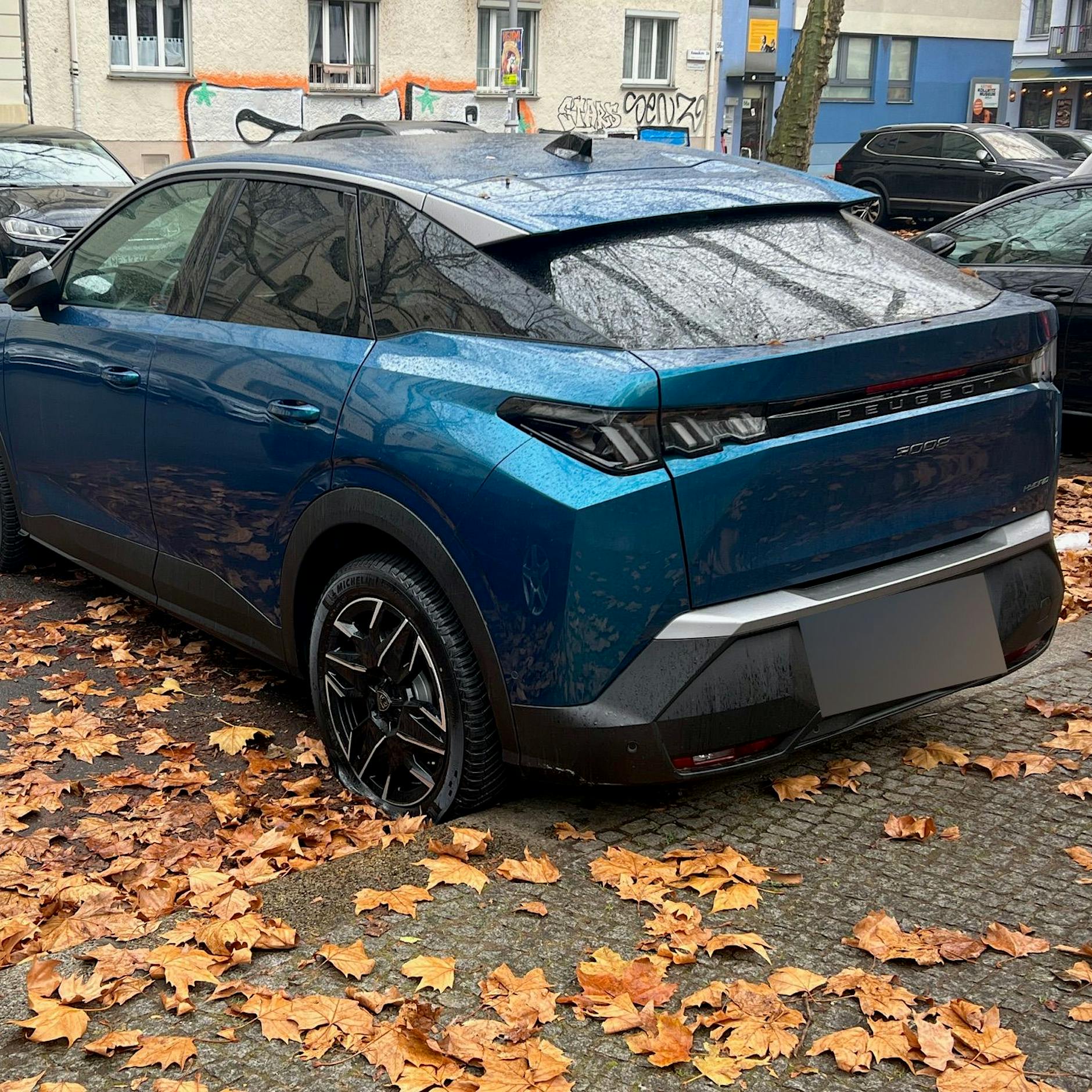 Reifen-Attacke in Prenzlauer Berg: 40 Autos platt