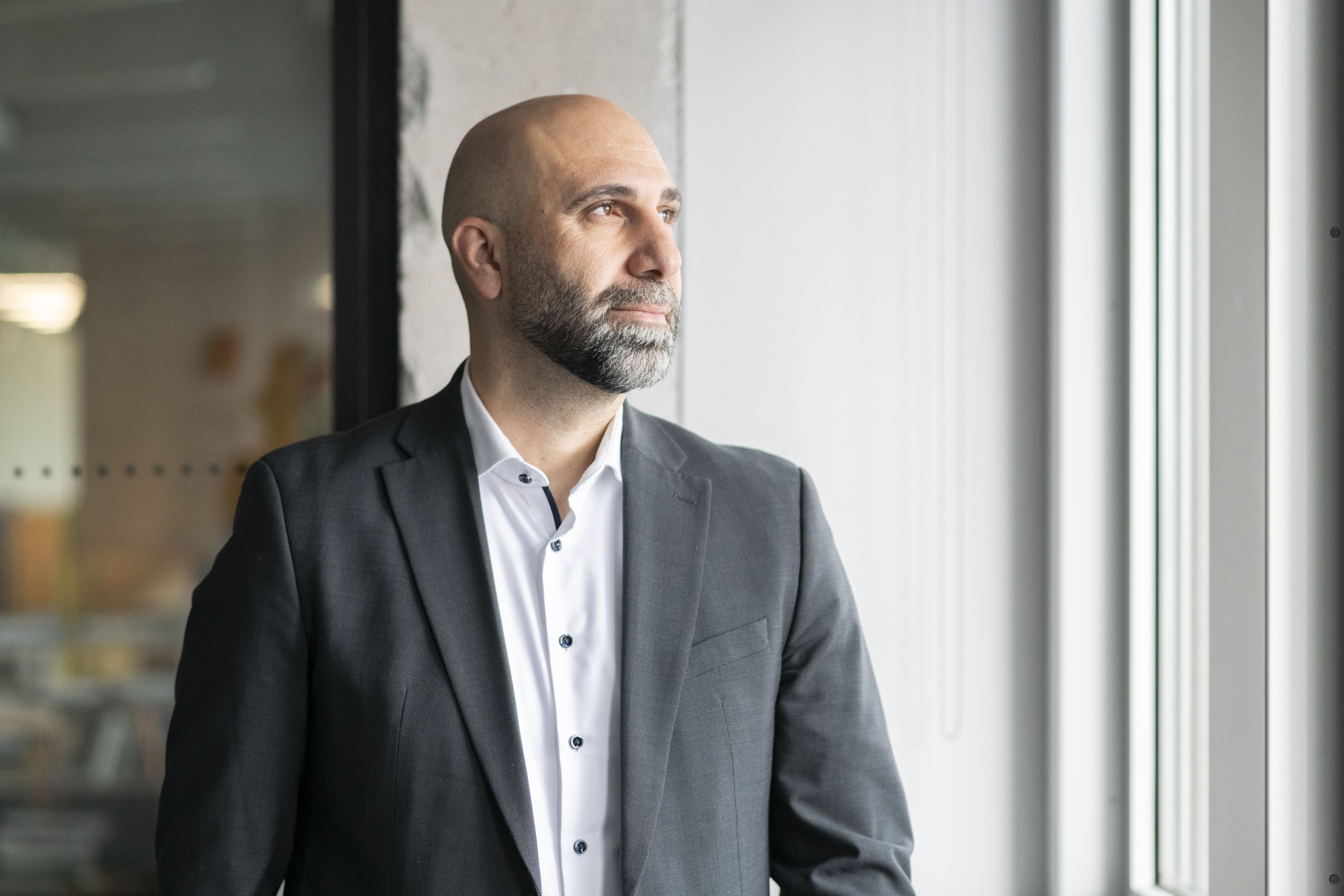 Image - Ahmad Mansour im Interview: „Dass ich diese Frage beantworten muss, zeigt, wie absurd die Lage ist“