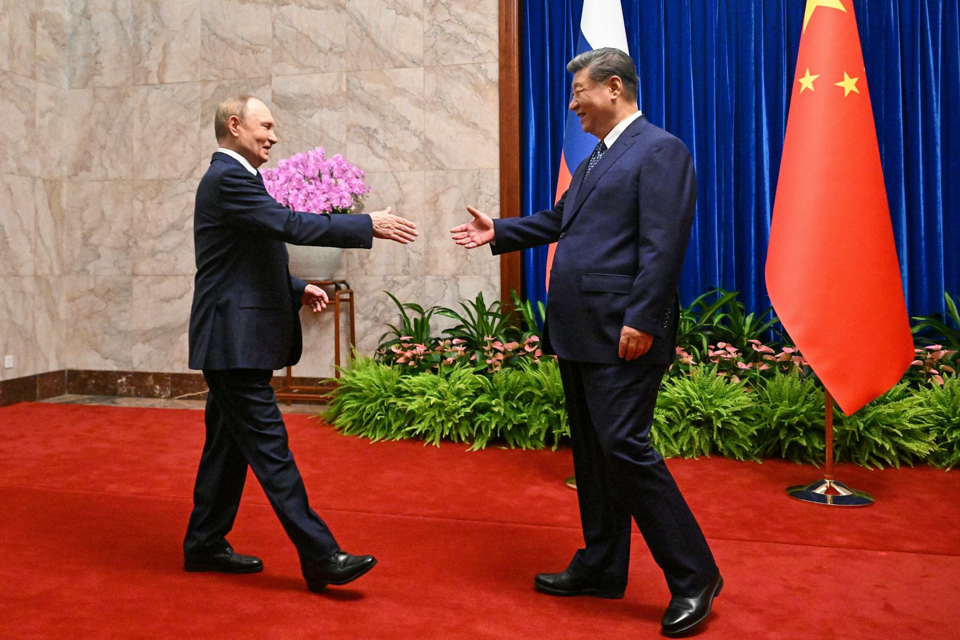 Kremlchef Wladimir Putin und Chinas Präsident Xi Jinping während eines Treffens der Shanghaier Organisation für Zusammenarbeit, kurz SOZ.