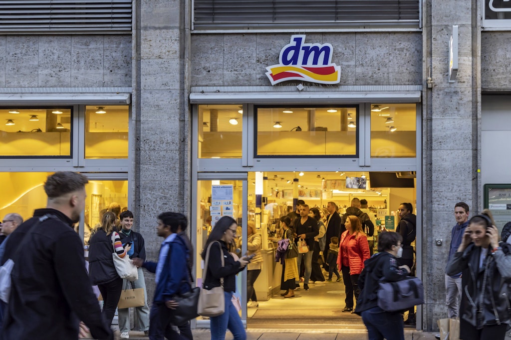 Debatte um Familienverband-Haltung zur AfD: Drogeriekette dm unter Druck