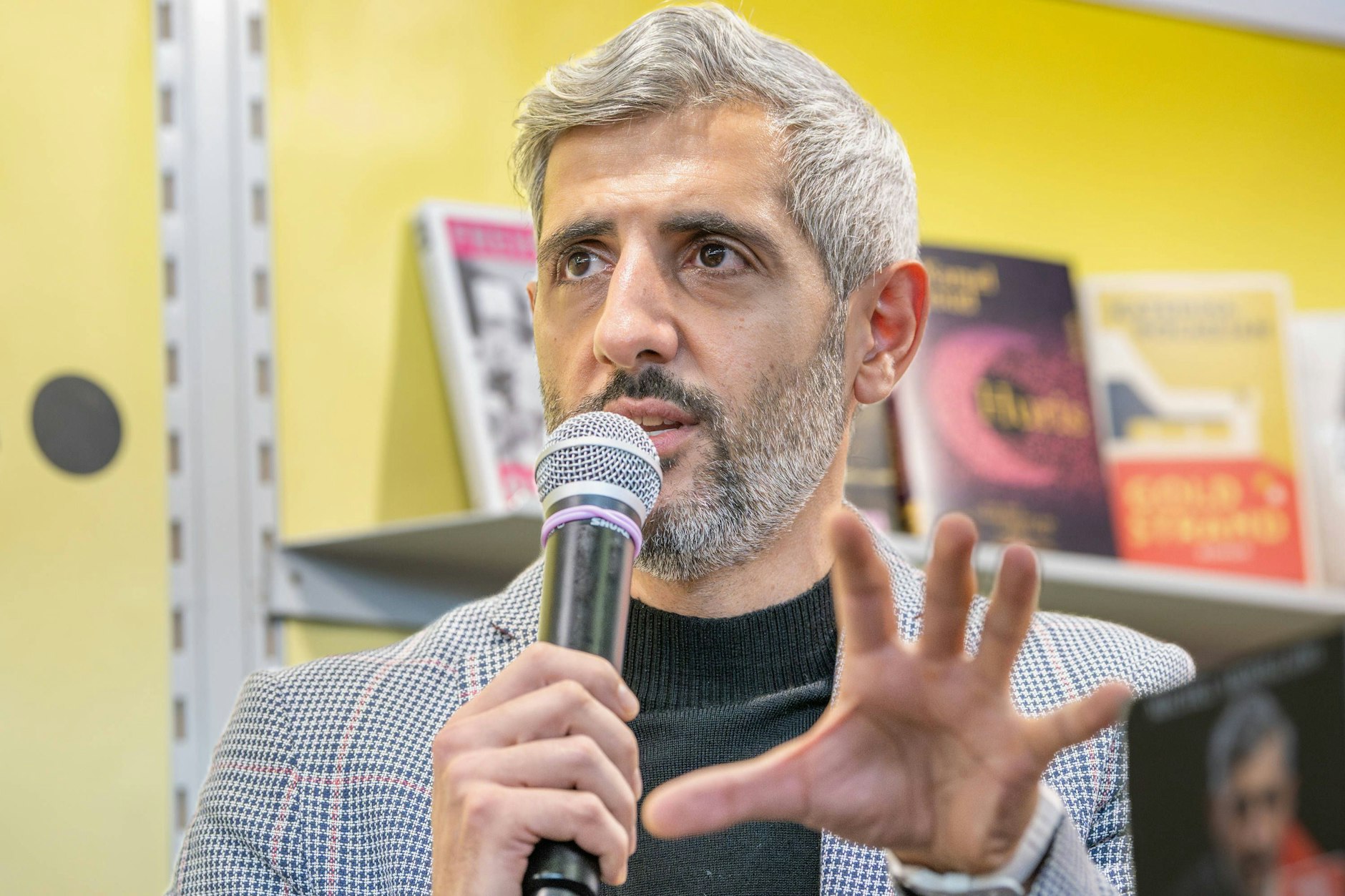 Michel Abdollahi auf der Buchmesse in Frankfurt 2025