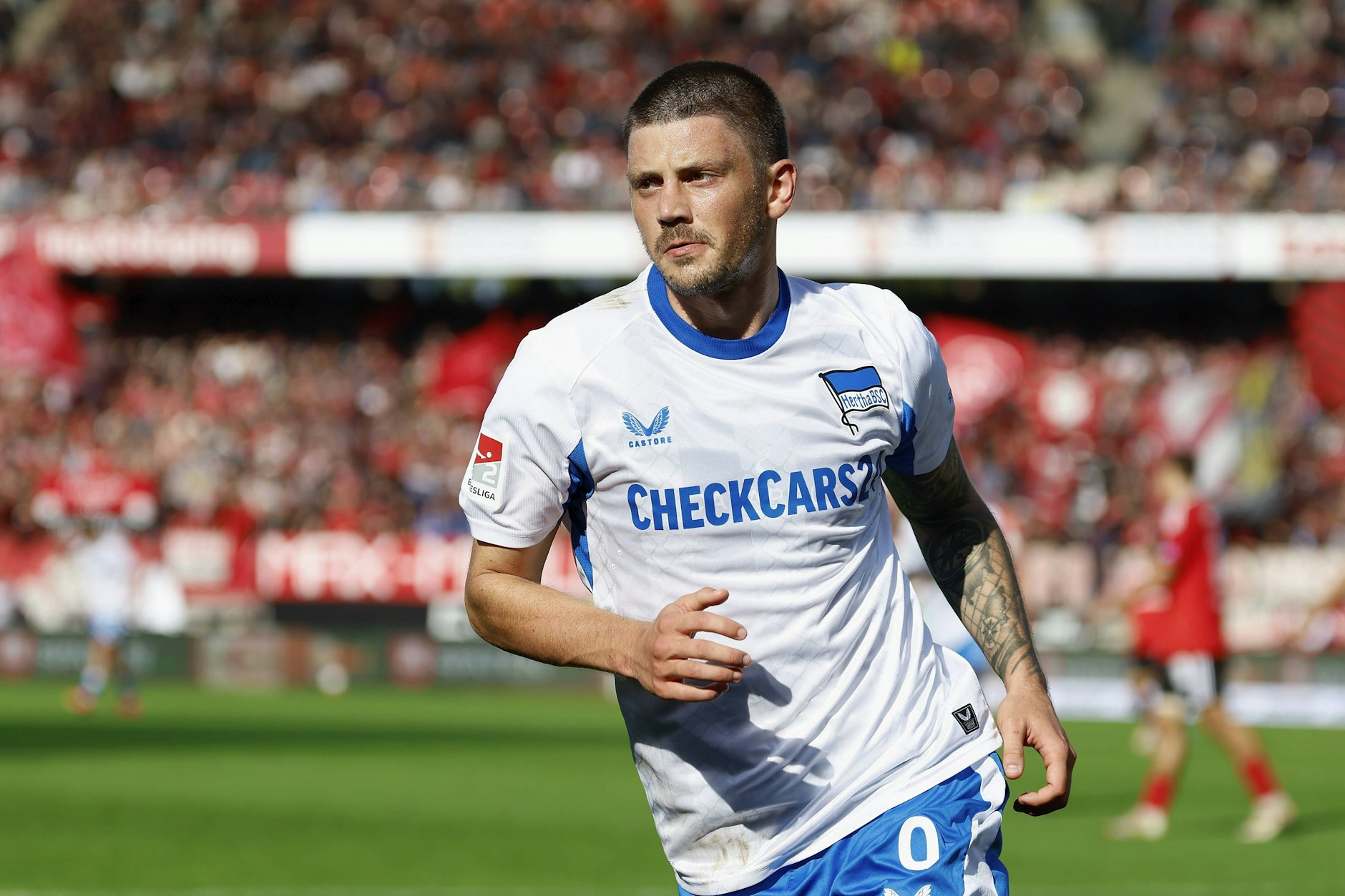 Hertha-Stürmer Dawid Kownacki ist nach seiner Sprunggelenksverletzung wieder fit und feiert beim Auswärtsspiel in Kiel sein Comeback.