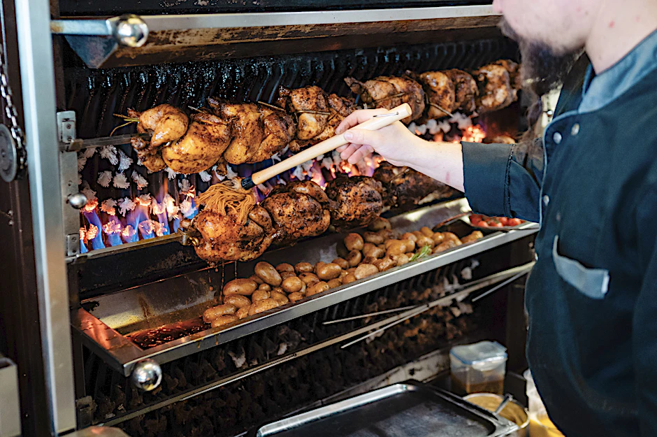 Rotisserie Weingrün in Mitte: Da lachen doch die Hühner