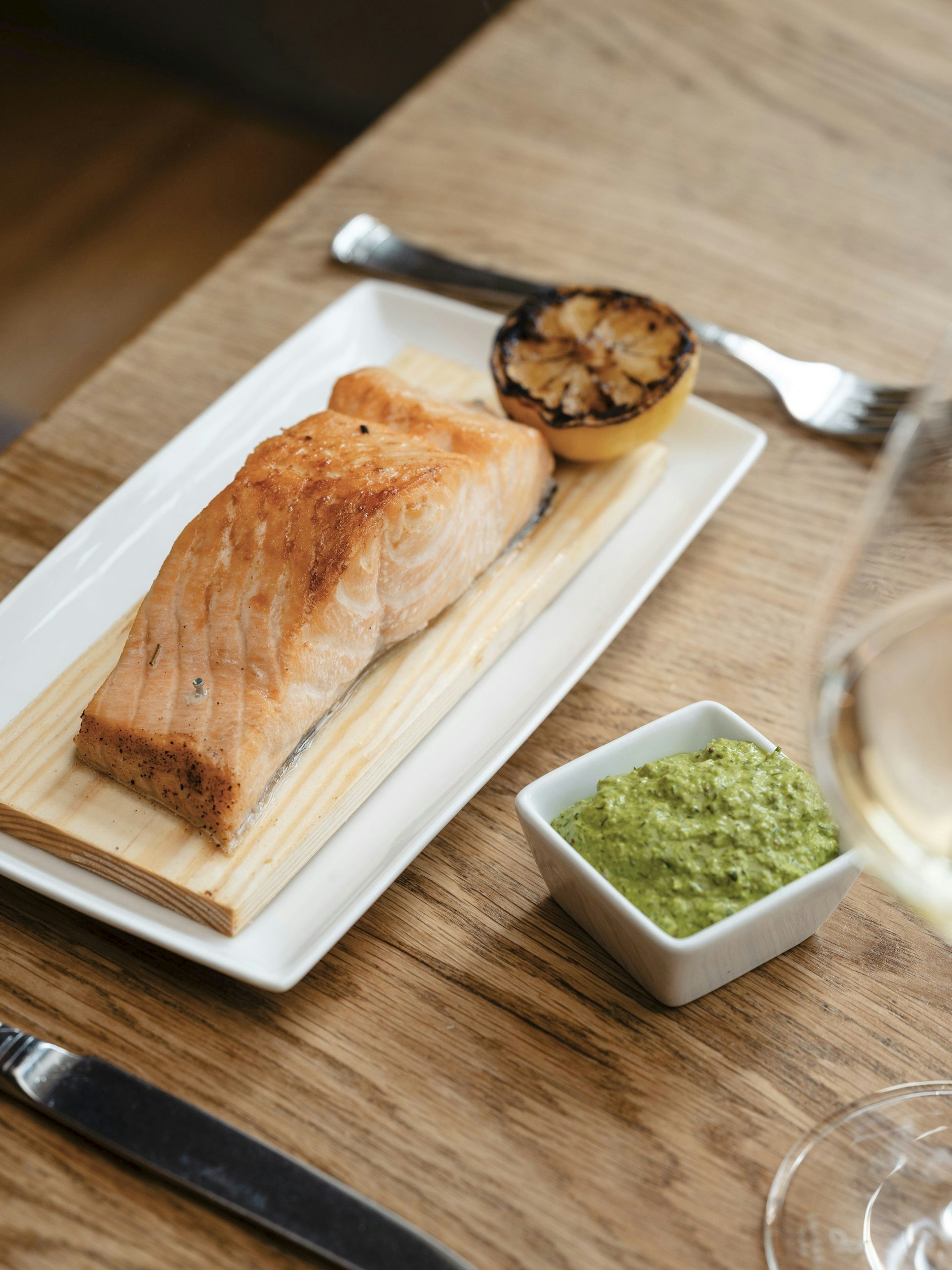 Es gibt natürlich nicht nur Geflügel, sondern auch Fisch, wie hier den Flammlachs.