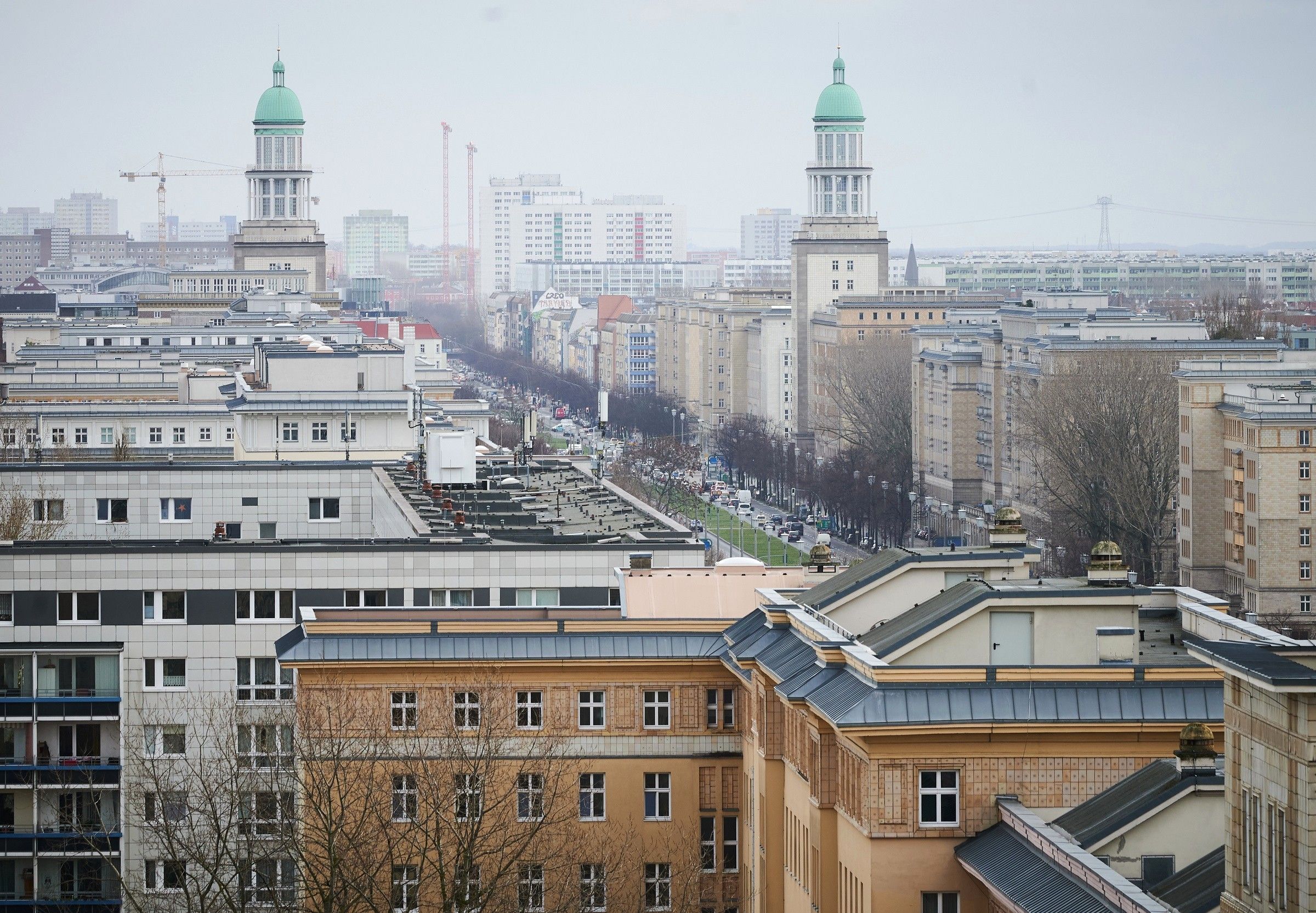 Friedrichshain-Kreuzberg attackiert Vermieter: „Möblierte Wohnungen zu Mondpreisen“