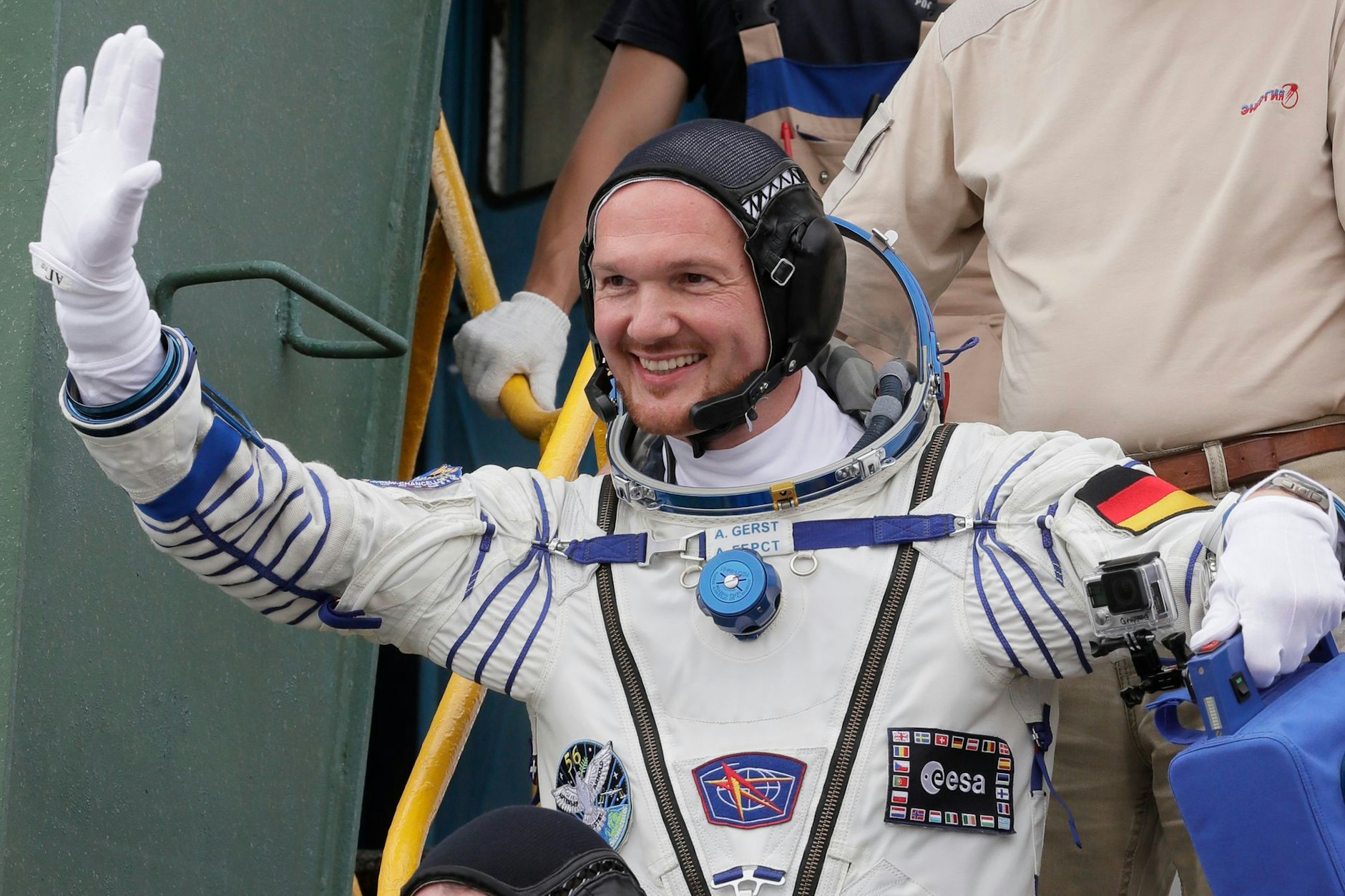 Tschüß, Erde! Alexander Gerst alias Astro-Alex vor seinem letzten Flug zur ISS im Jahr 2018.