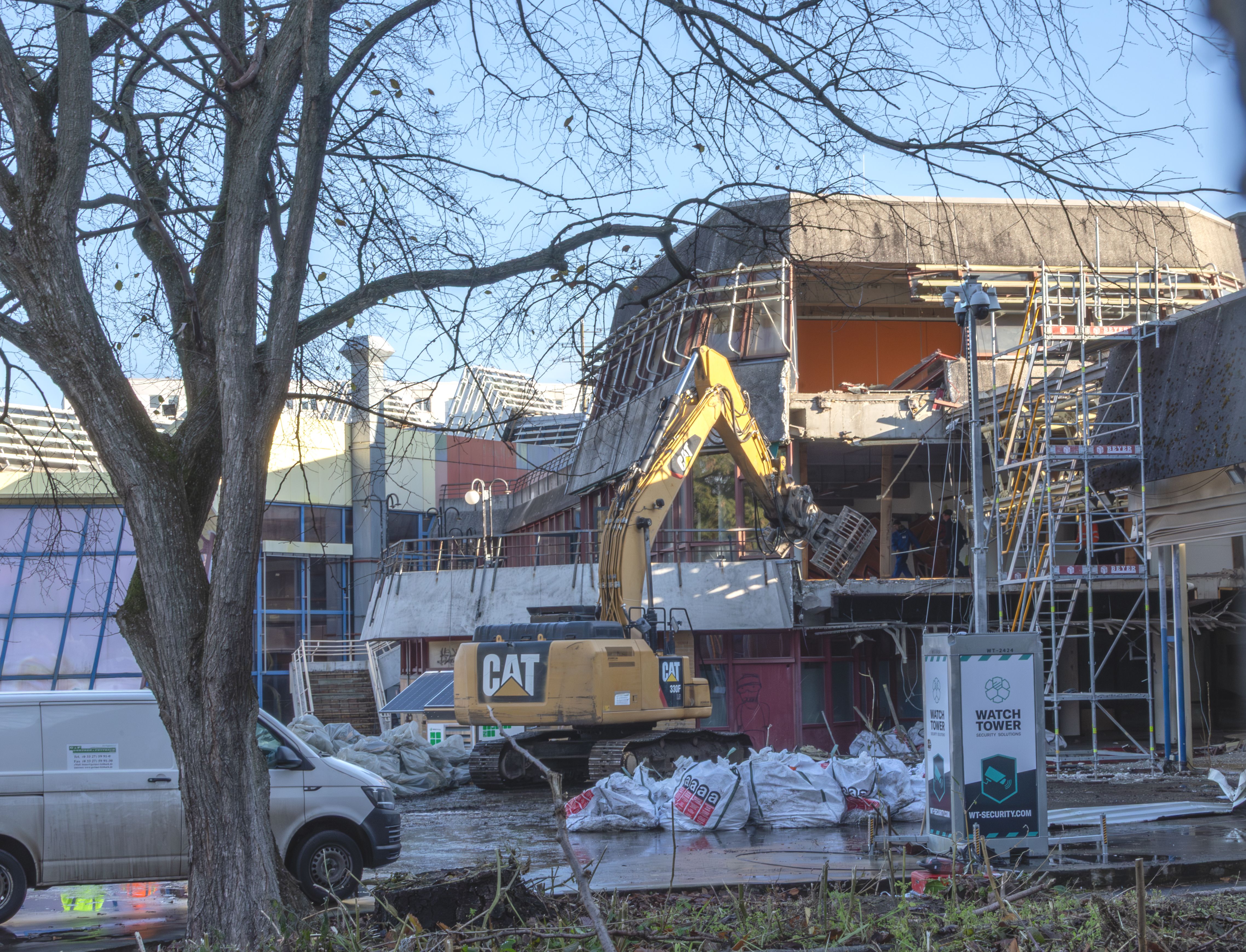 Image - Schock für Berlin: Abriss des DDR-Spaßbads hat begonnen!