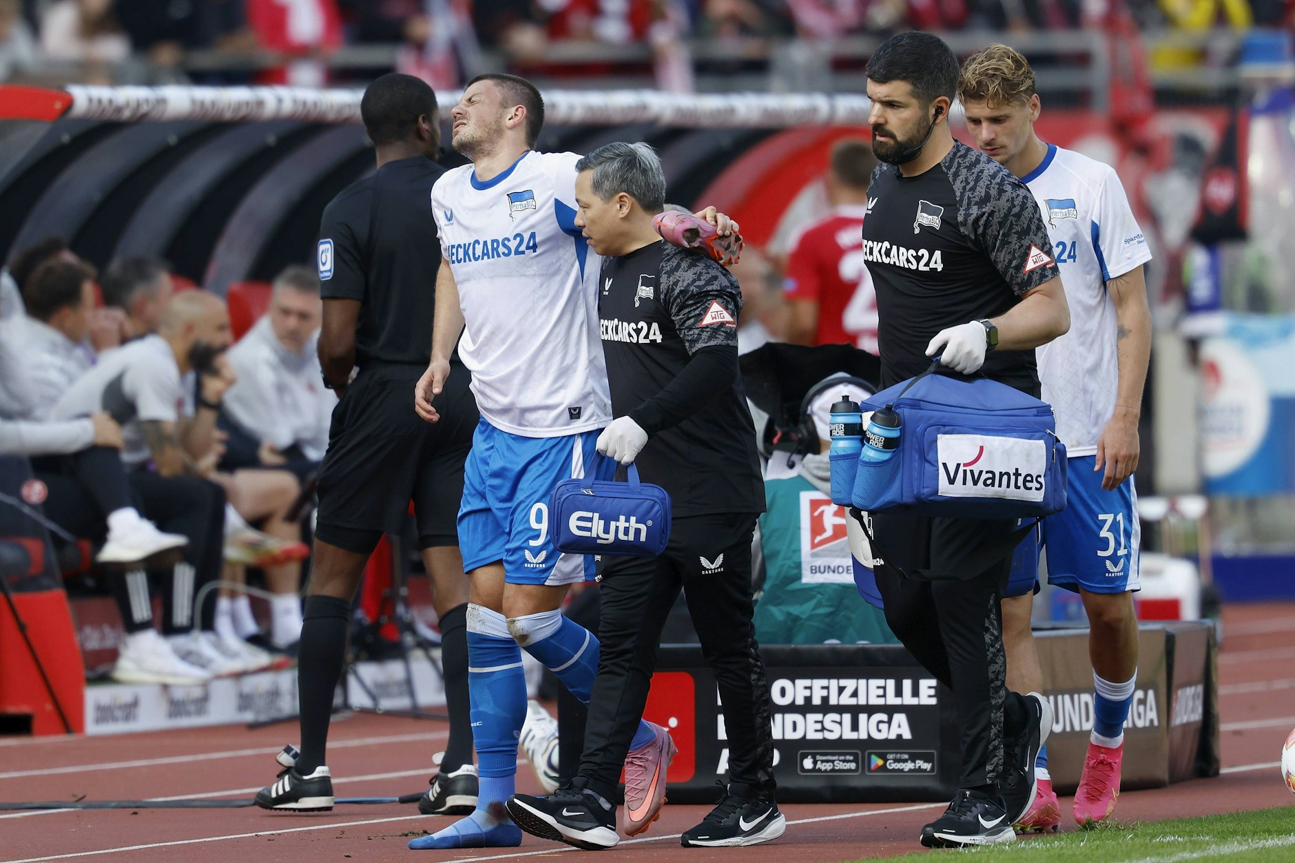 Ende September musste Stürmer Dawid Kownacki mit einer Knöchelverletzung im rechten Fuß beim 3:0 in Nürnberg ausgewechselt werden.