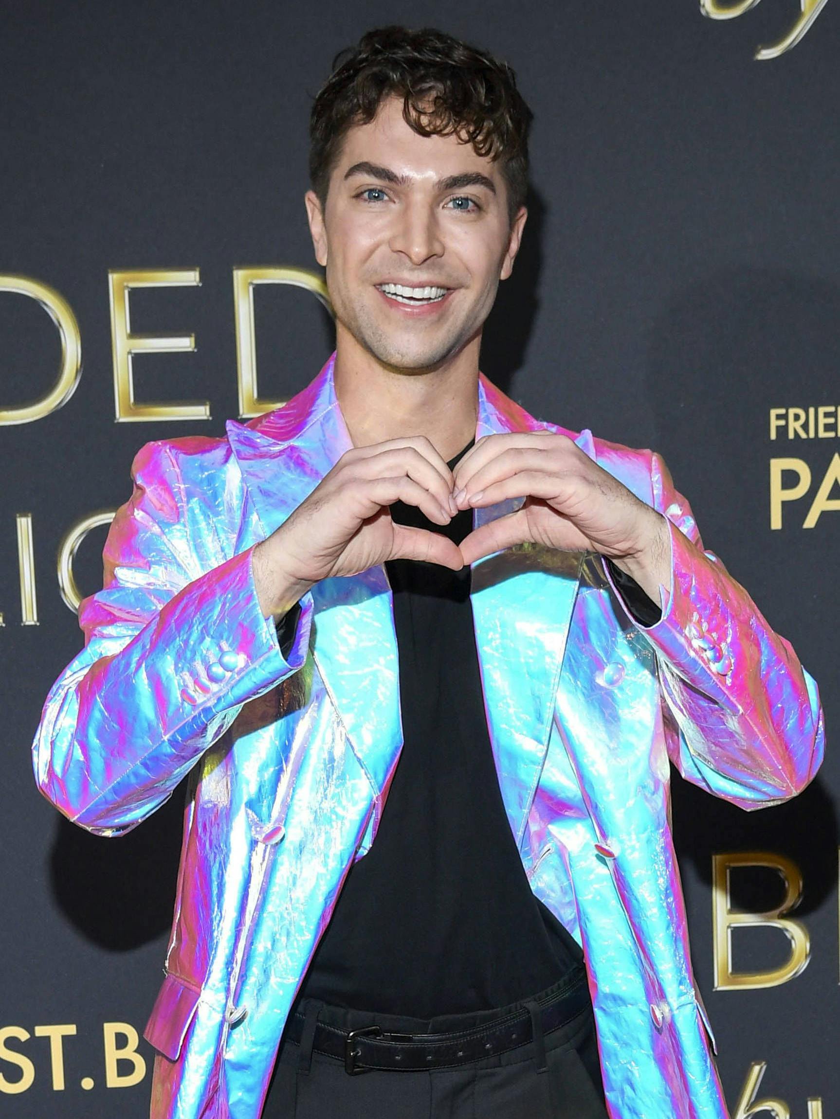 Julian David hat ein Herz für hilfsbedürftige Menschen.