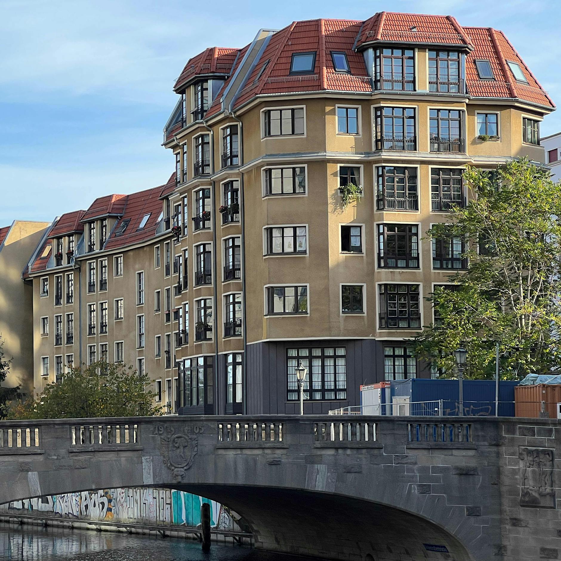 Stadtgeschichte bewahrt: DDR-Haus wird zum Denkmal!