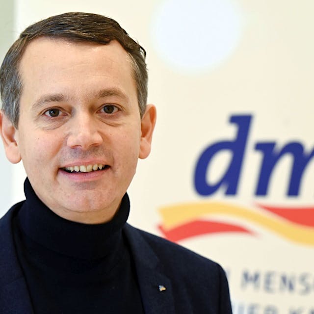 dm unter Druck: Kunden verlangen klare Abgrenzung zur AfD!