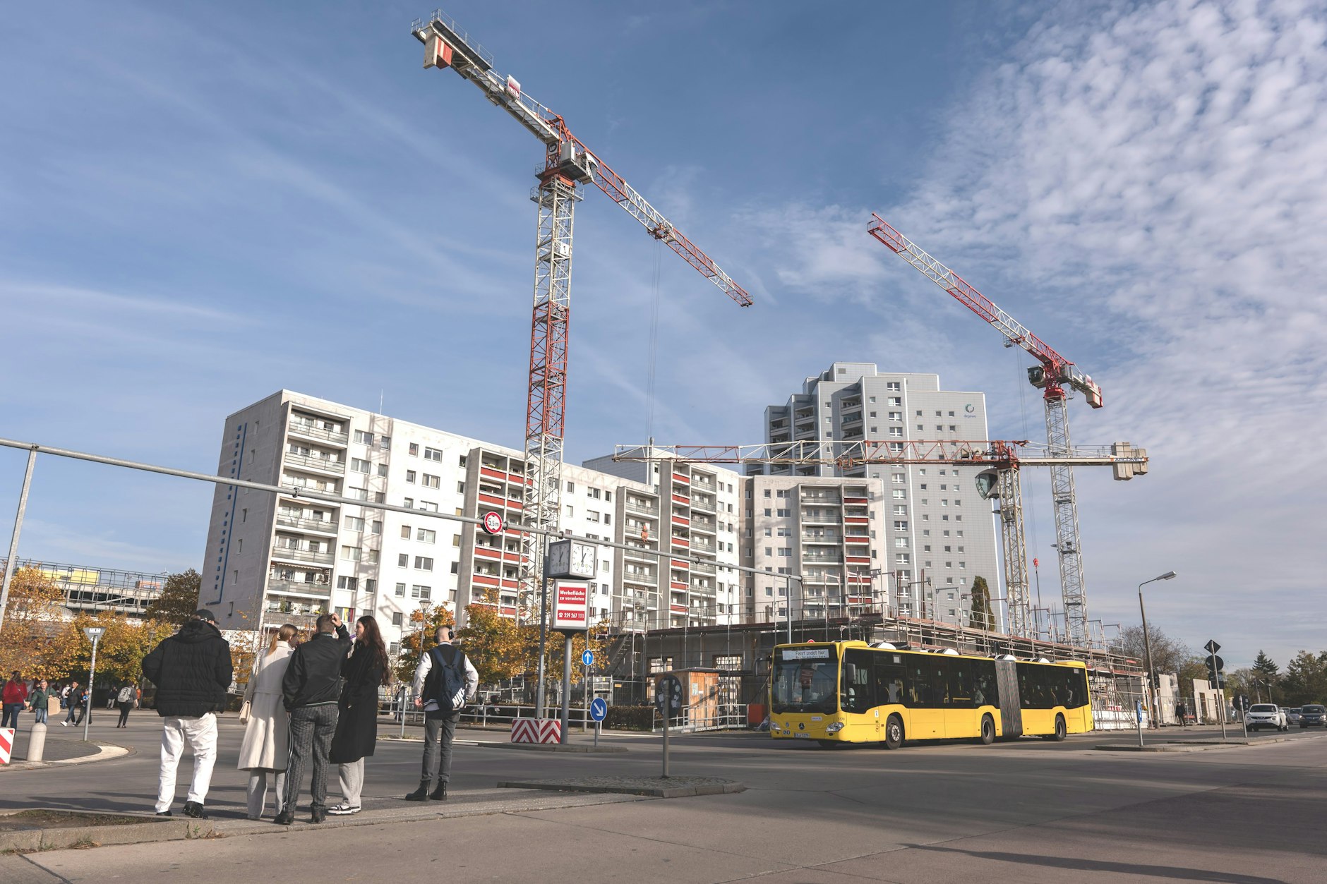 Neuvermietungen werden auch in Marzahn immer teurer: Viele Berliner bleiben deshalb in ihren alten Wohnungen, können sich keinen Umzug mehr leisten.