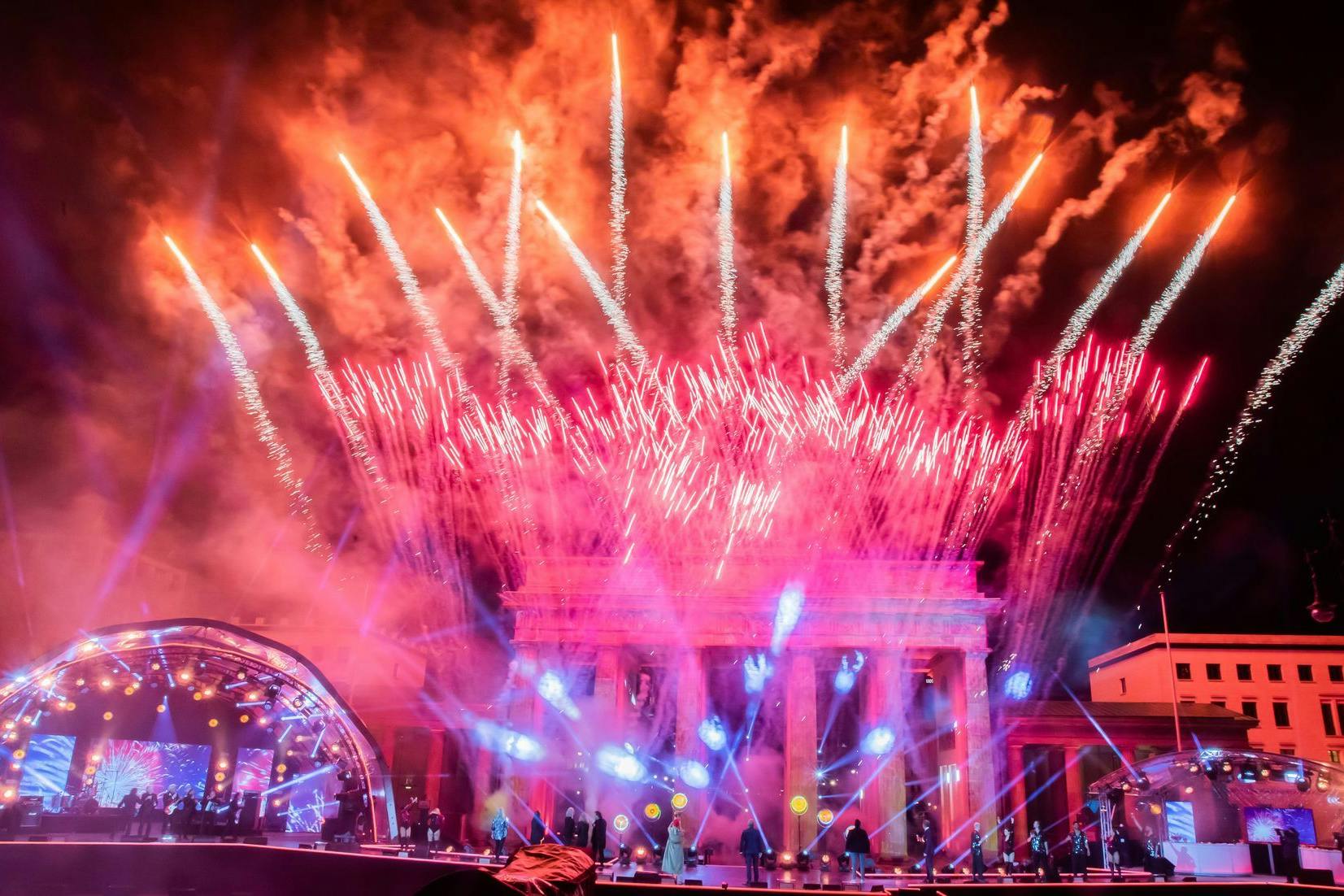 Symbolbild: In Berlin wurden bei einer Razzia unter anderem 800 Kilogramm illegales Feuerwerk beschlagnahmt.