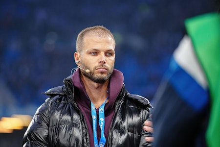 Vom Fußballfeld zum Familienheld: So kämpft Dennis Diekmeier um sein Kind