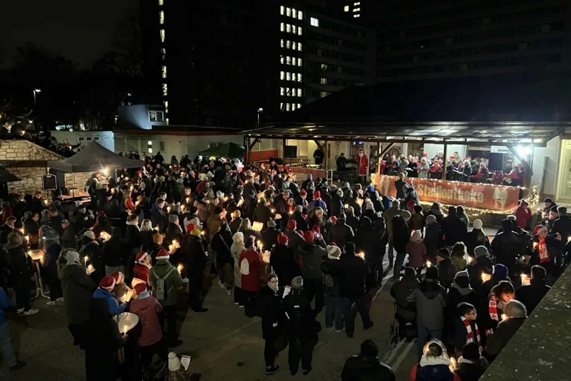 Weihnachtssingen beim Oberligisten Lichtenberg 47. Der kleine Klub lädt seine Fans am 19. Dezember ein.