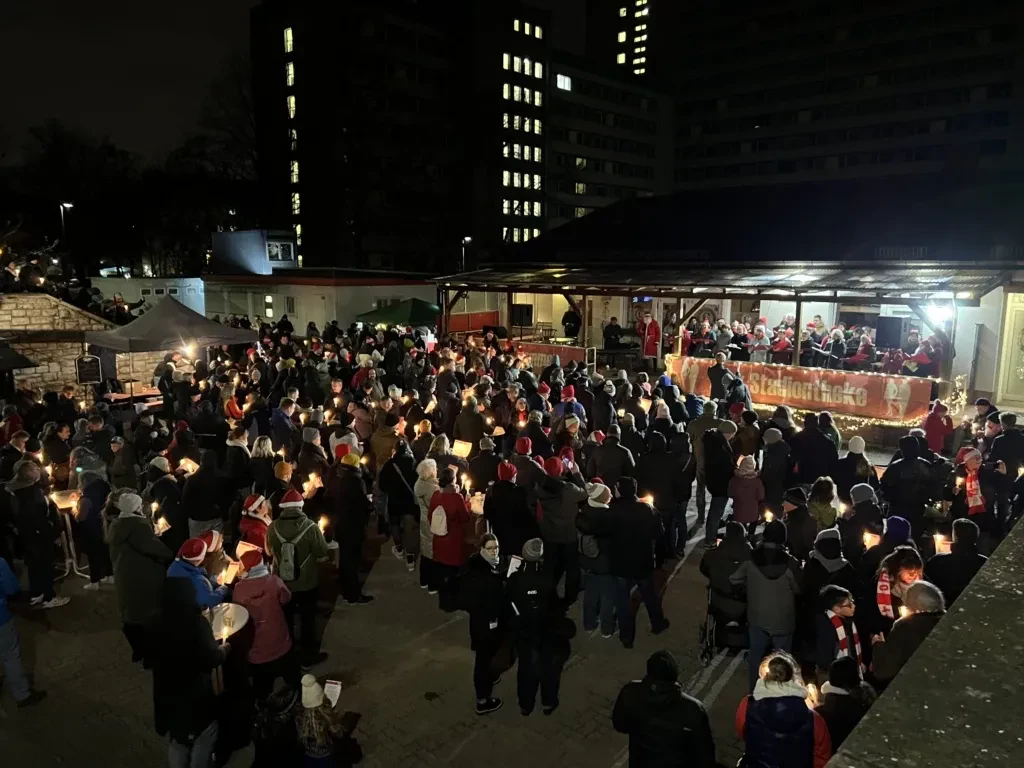 Hoppla! Lichtenberg kopiert Weihnachtssingen des 1. FC Union
