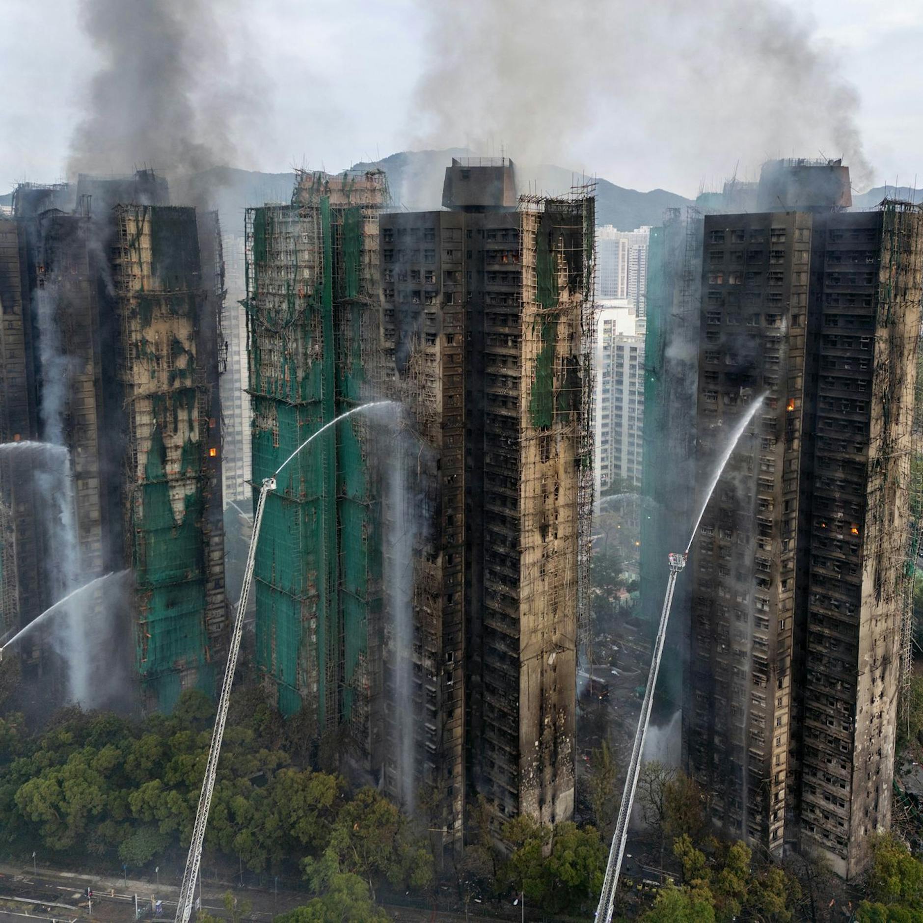 Hongkong: Horror-Feuer fordert 44 Tote – 280 Bewohner immer noch vermisst