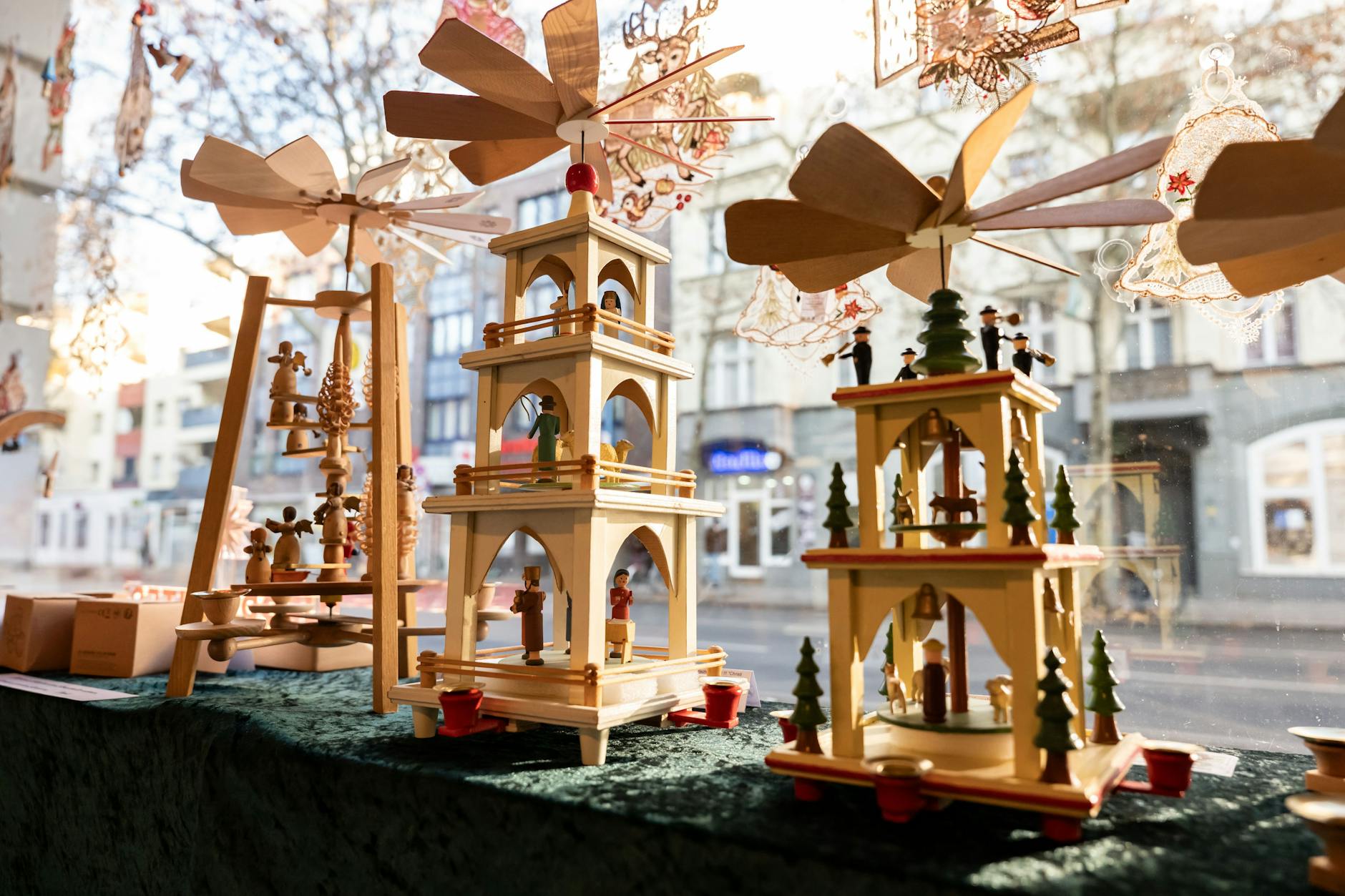 Bei Münzberg bekommen Fans auch restaurierte Pyramiden aus vergangenen Jahrzehnten.