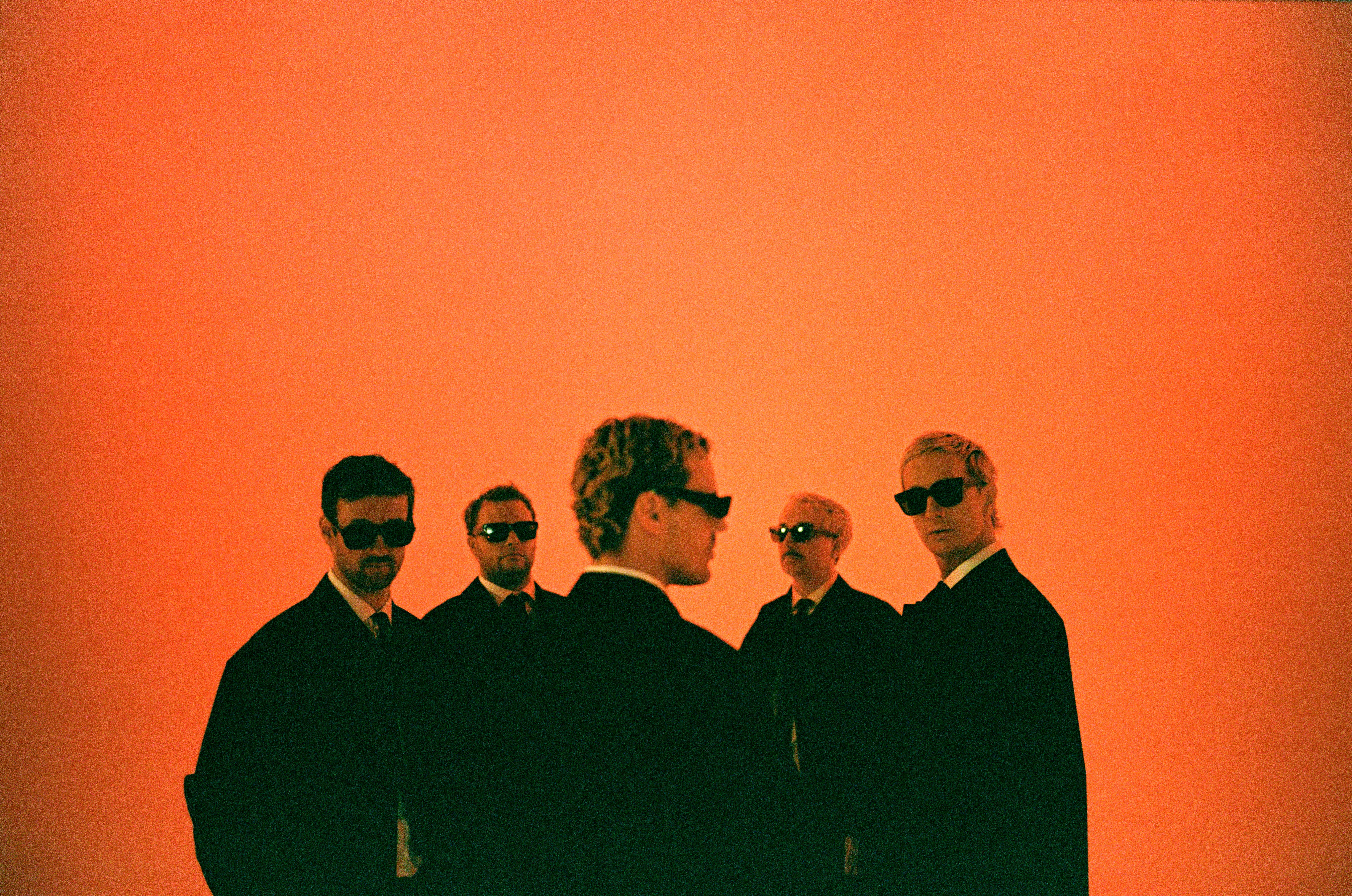 „Sterben in Karl-Marx-Stadt“ von Kraftklub: In der Ost-Garage zwischen Simson und Dosenbier