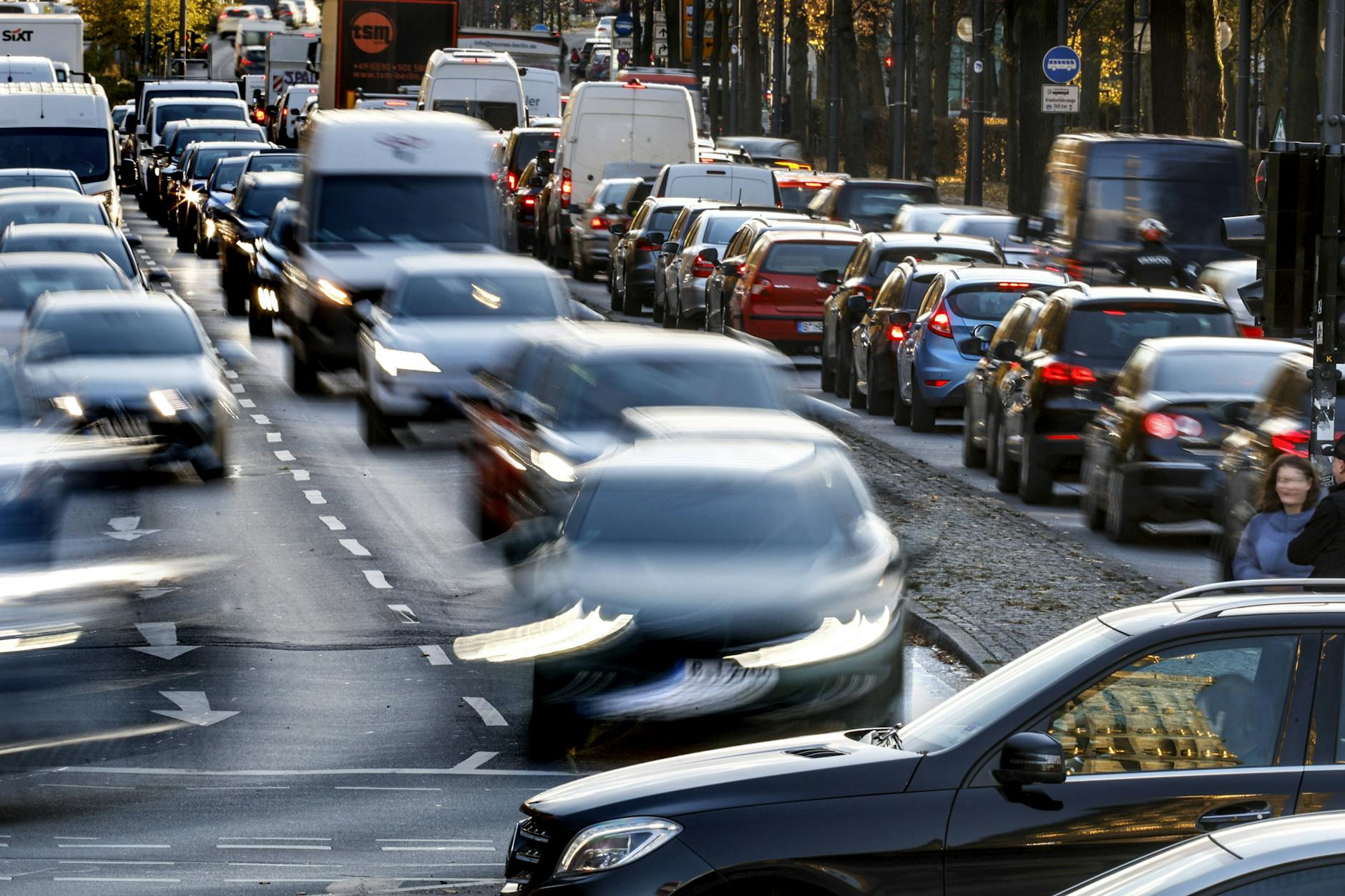 Die Verkehrsinformationszentrale warnt für Freitag vor neuen Baustellen.