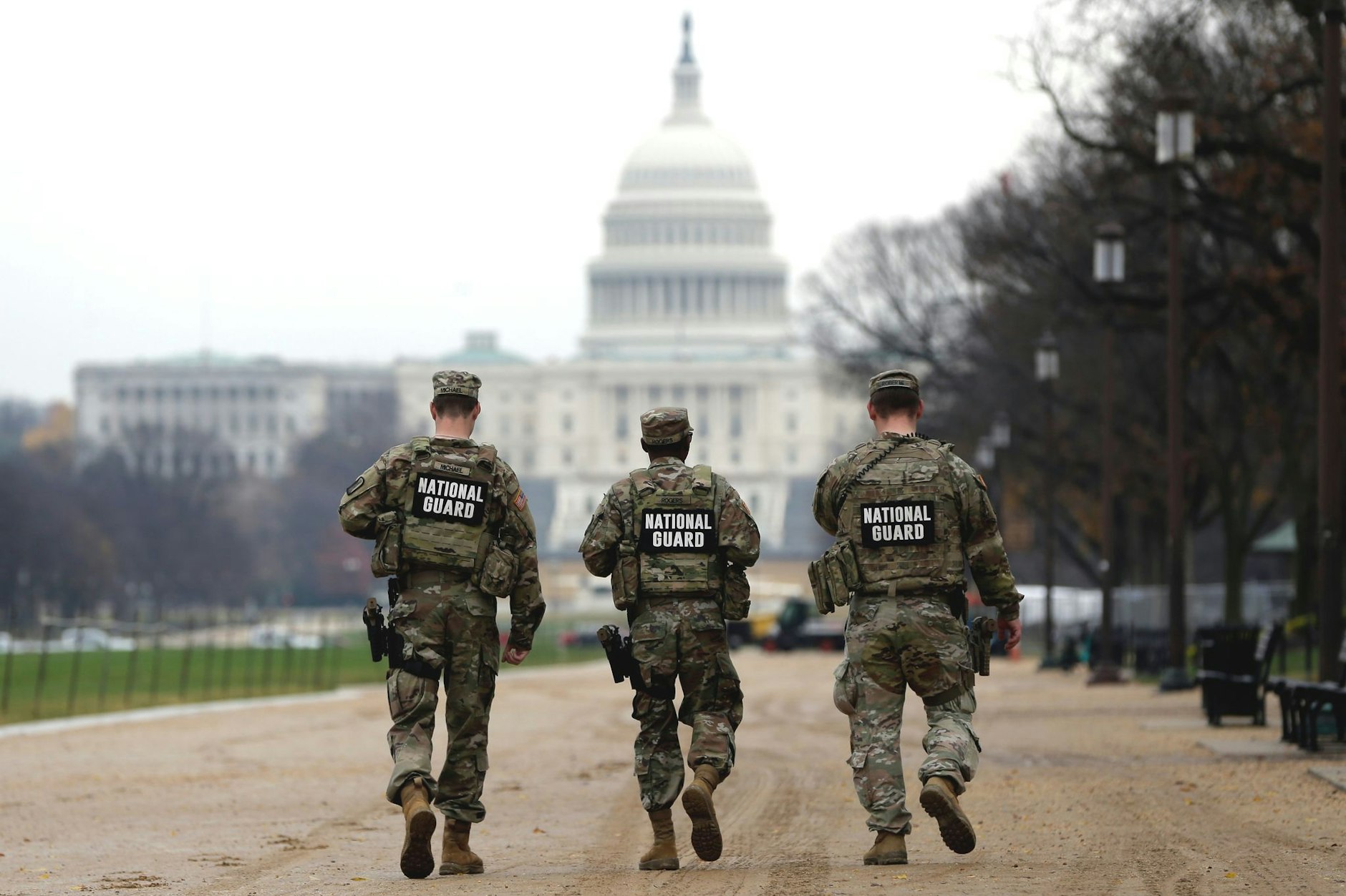 Soldaten der Nationalgarde patrouilliert entlang der National Mall vor dem Kapitol. Der US-Präsident Donald Trump hat weitere 500 Mitglieder der Nationalgarde nach Washington beordert.