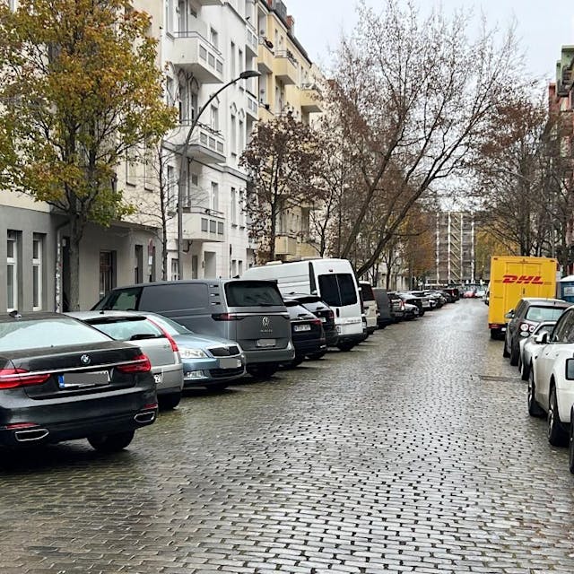 Parkplatz-Ärger in Friedrichshain: Anwohner wütend über neue Verbote