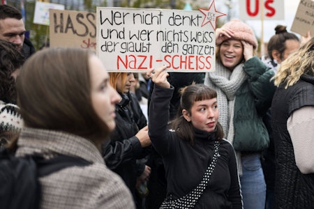 Demos sorgen für Chaos in Berlin: Heute Auto stehen lassen!