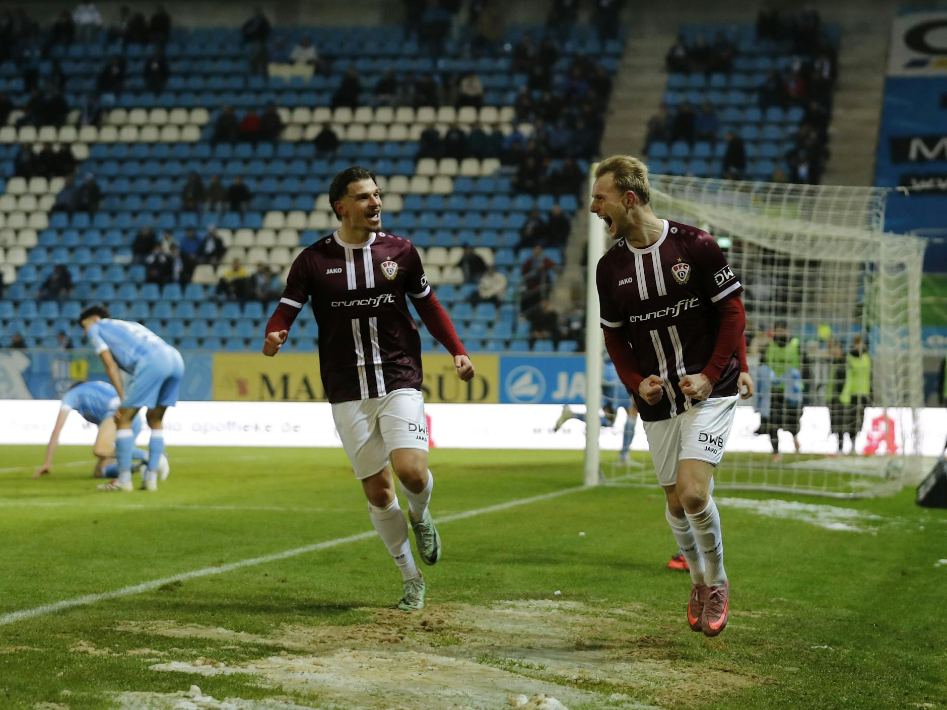 n der 43. Minute jubelte Torschütze Willi Reincke (r.) mit Leander Fritzsche noch über das 1:0 für den BFC Dynamo,