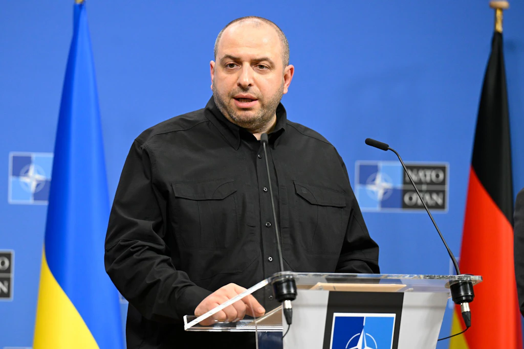 Ukraine-Frieden: Selenskyjs Verhandler auf dem Weg in die USA – Gespräche über neuen Friedensplan beginnen