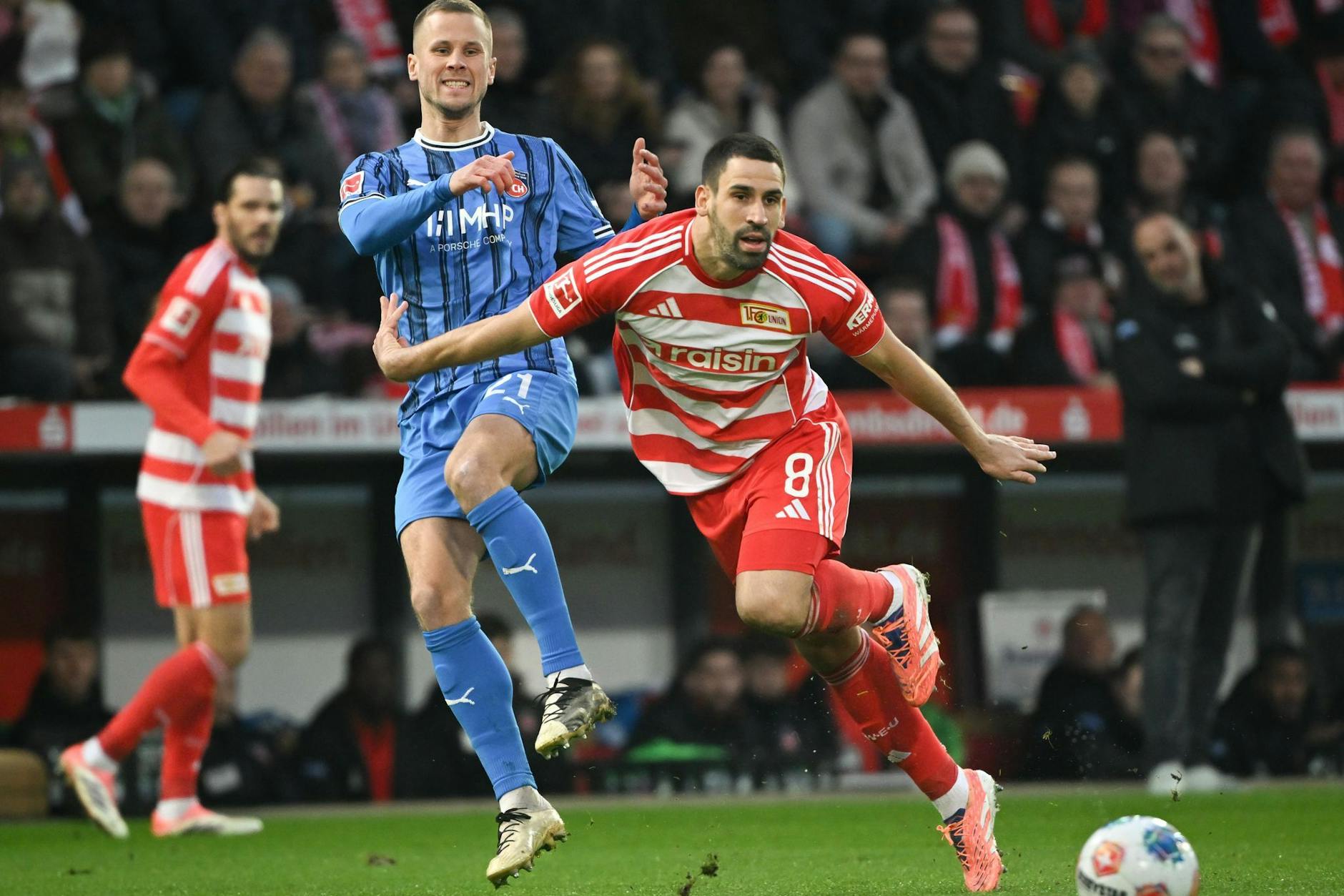 Im Bundesligaspiel zwischen dem 1. FC Union Berlin und dem 1. FC Heidenheim unterlagen Rani Khedira (r.) und seine Kollegen.
