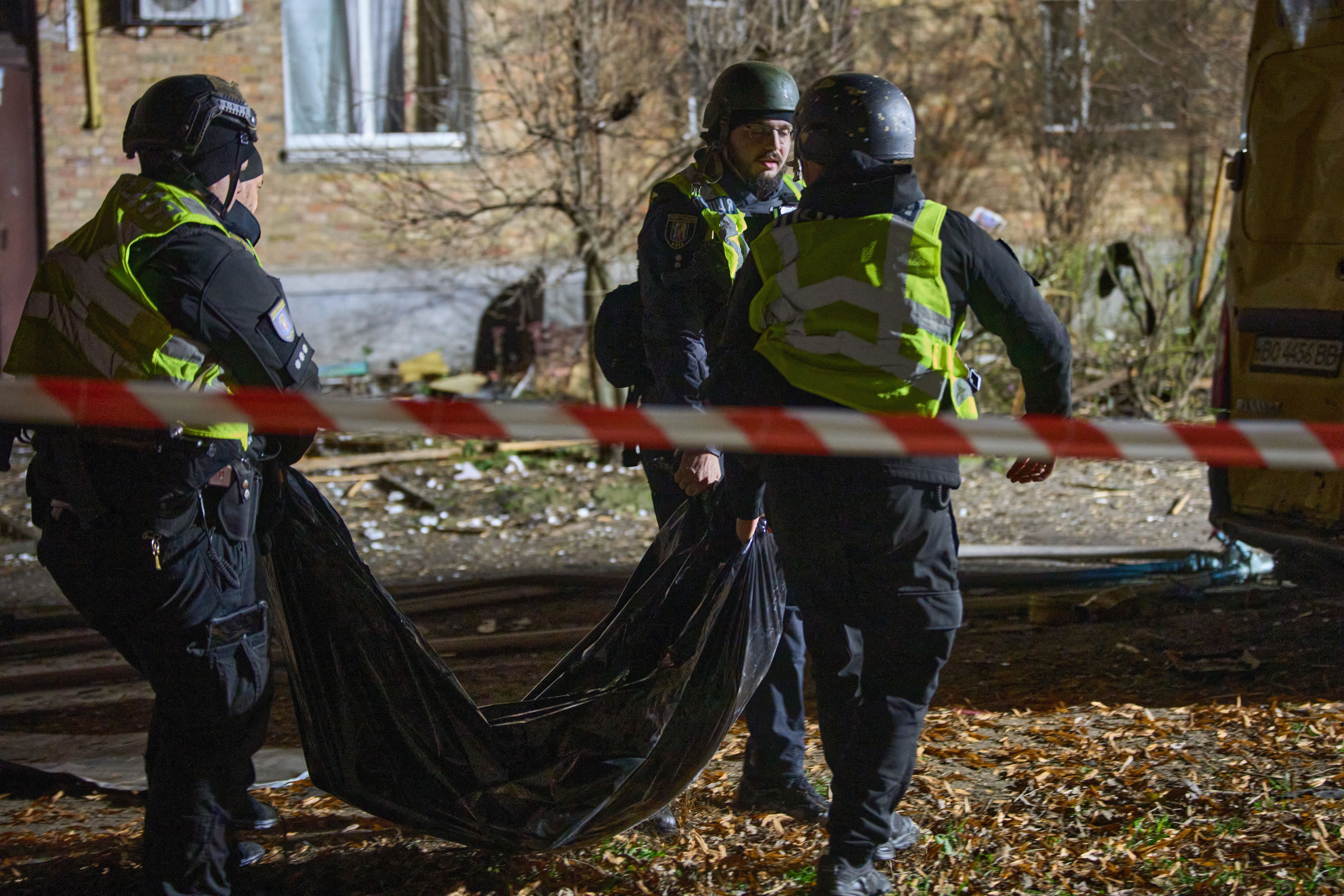 Ukraine-Krieg: Russland greift laut Selenskyj mit 600 Drohnen und 36 Raketen an