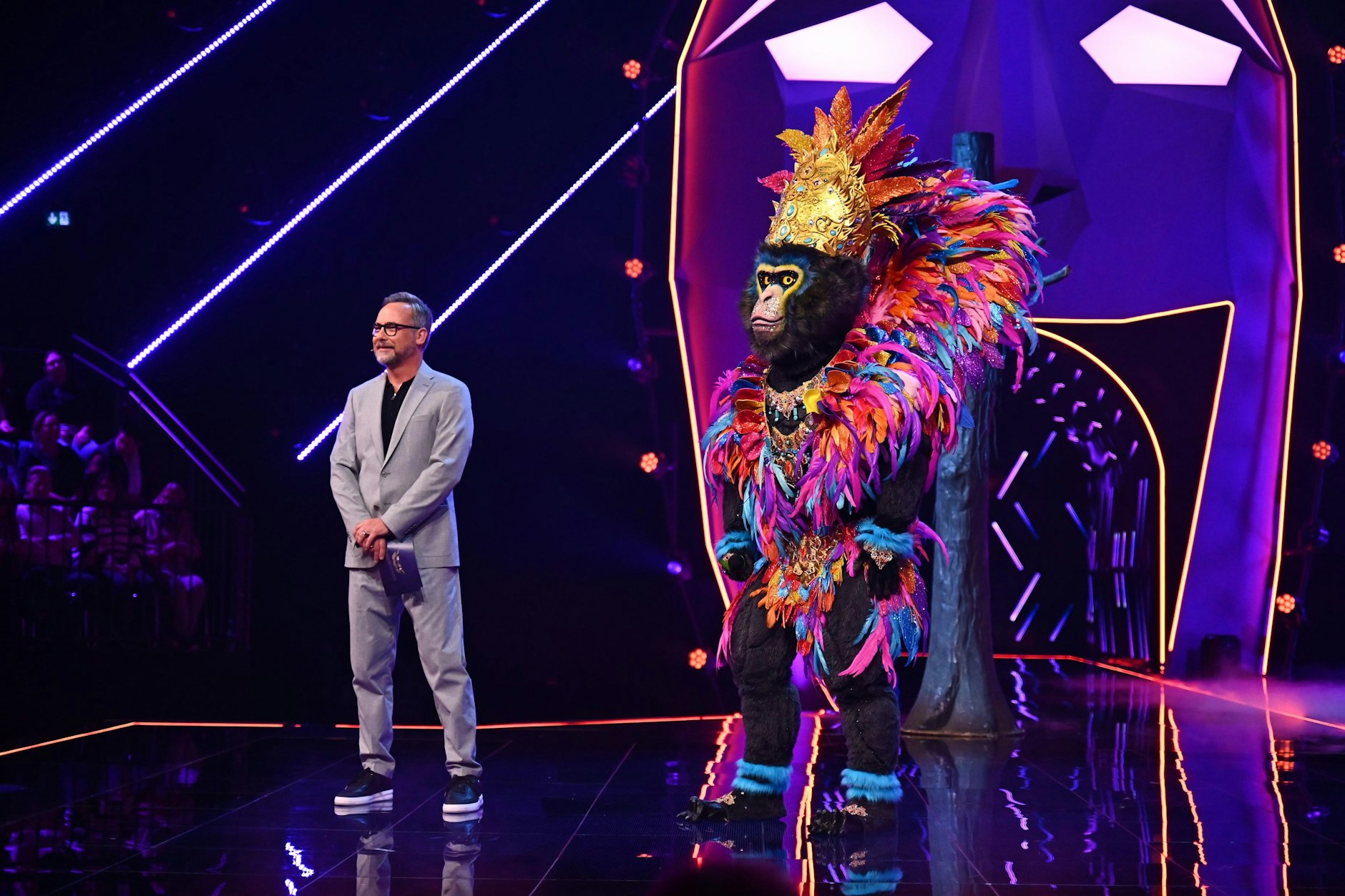 Moderator Matthias Opdenhövel gehört zu den wenigen Menschen im Umfeld von „Masked Singer“, ide die Namen der Promis kennen. Ob er bestätigen könnte, dass Wayne Carpendale der King ist?