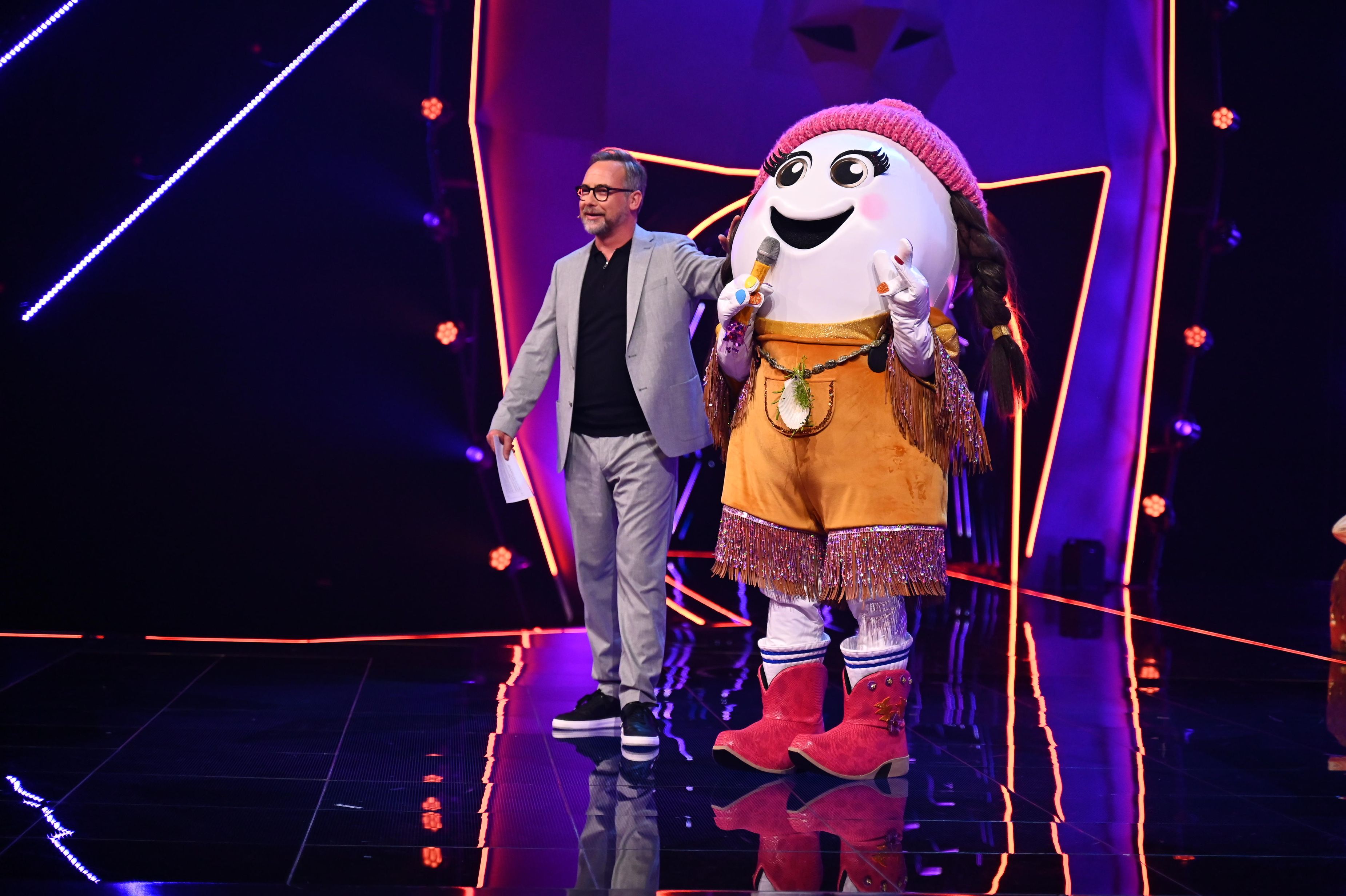 Eggi bei „Masked Singer“: Das Ei ist enttarnt! Ist sie es wirklich?
