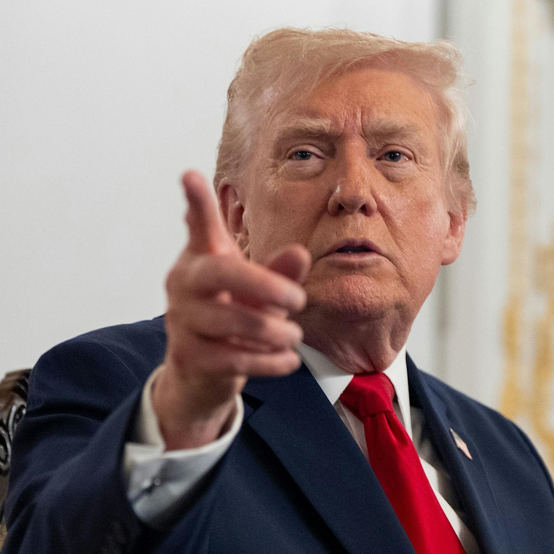 Trump will Ex-Präsidenten von Honduras begnadigen – trotz Verurteilung zu 45 Jahren Haft