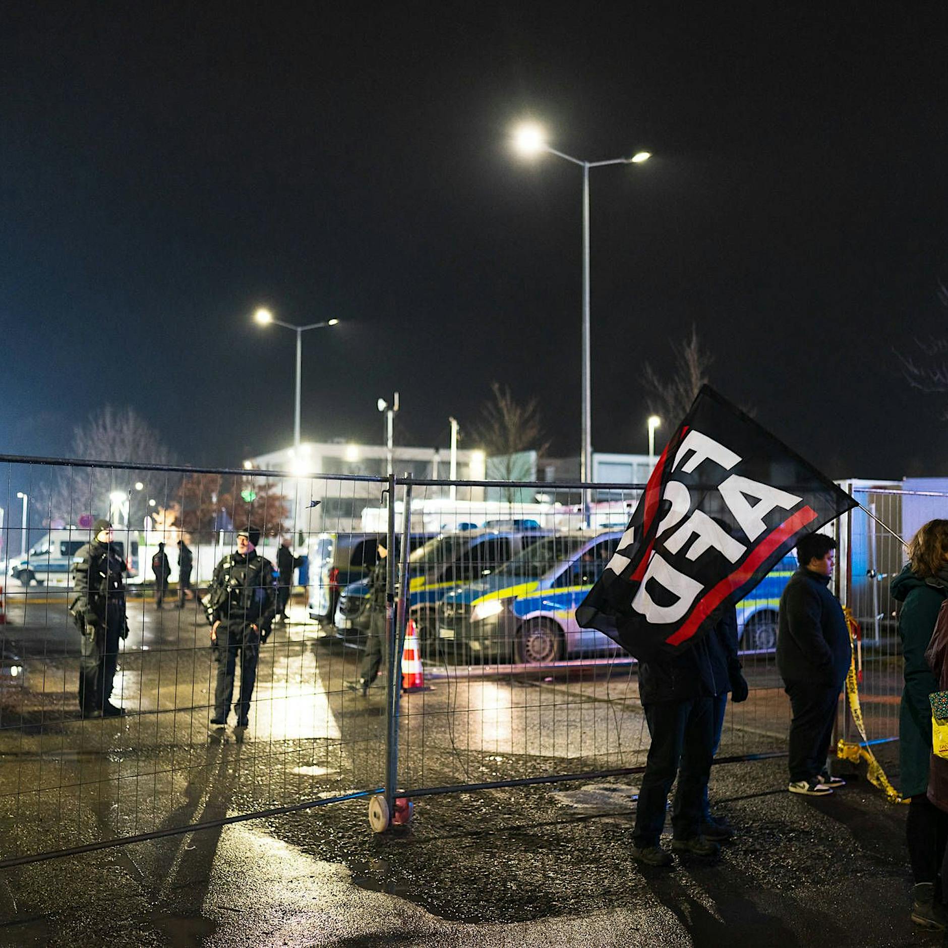 Gießen: AfD-Gegner an andere Flussseite verwiesen – 50.000 Teilnehmer erwartet