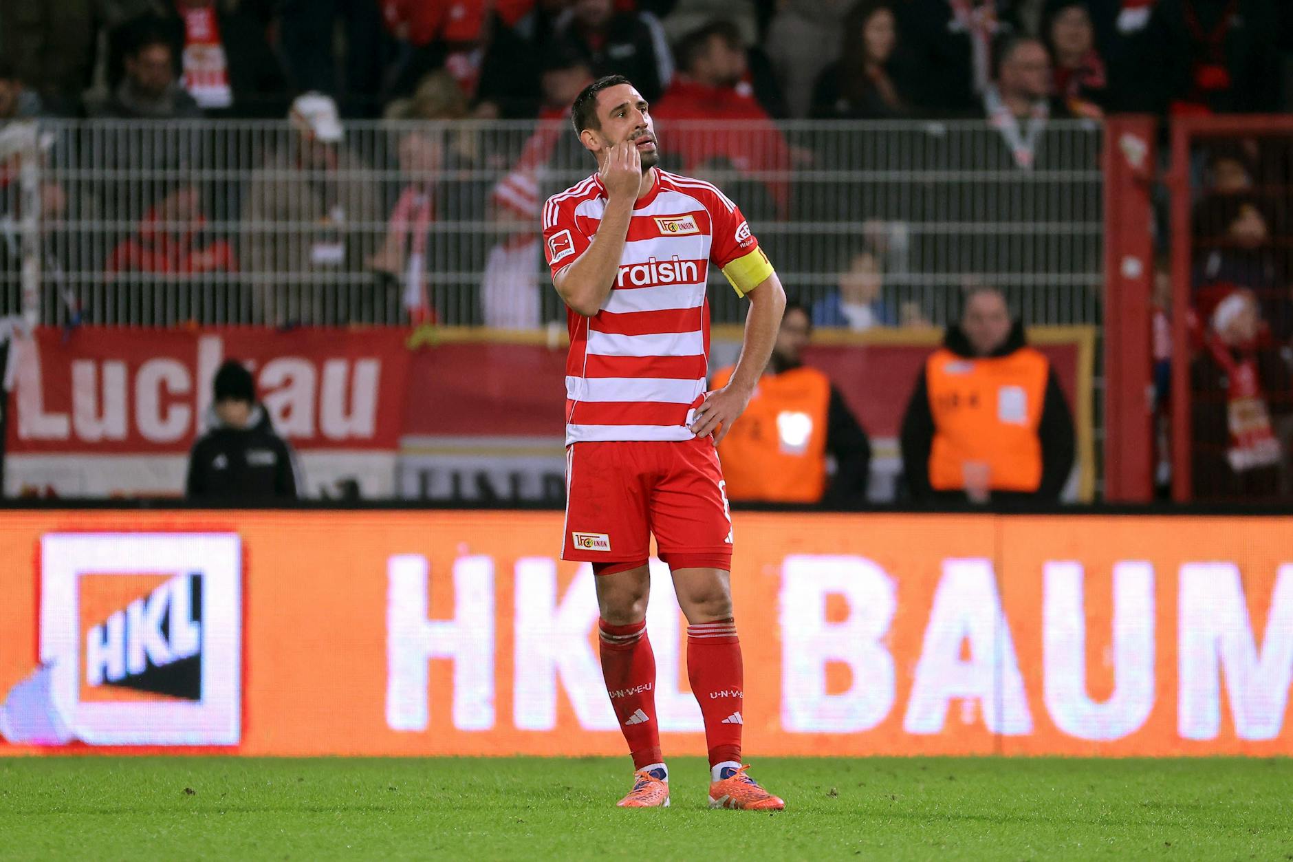 Union-Torschütze Rani Khedira konnte die Last-minute-Pleite gegen den FC Heidenheim nicht fassen.