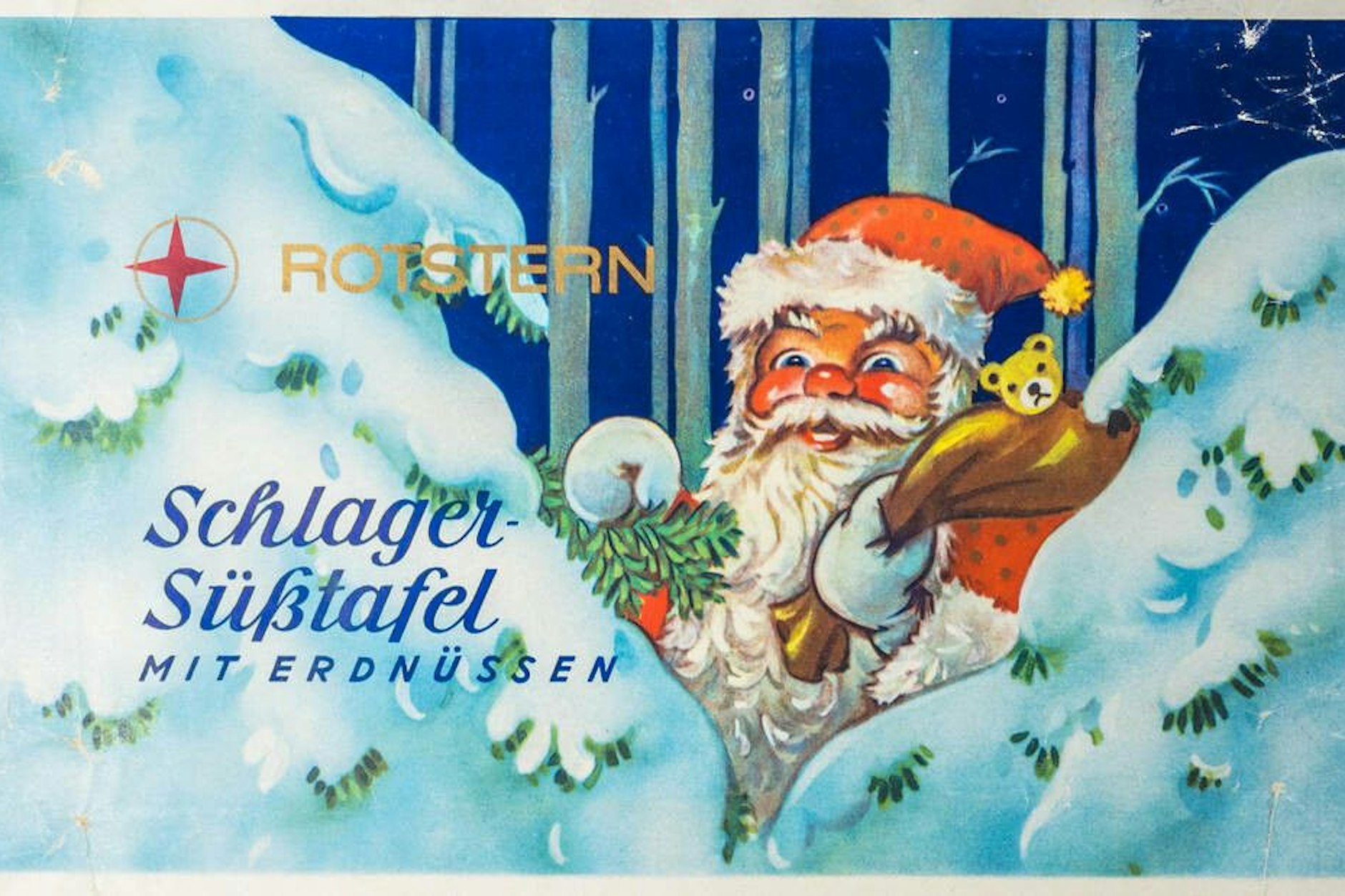 Mit diesem Weihnachtsmann auf der Verpackung landete die Schlager-Süßtafel zu DDR-Zeiten unter vielen Weihnachtsbäumen. Ein Stück Alltagsgeschichte, die heute im Depot des DDR-Museums Berlin schlummert.