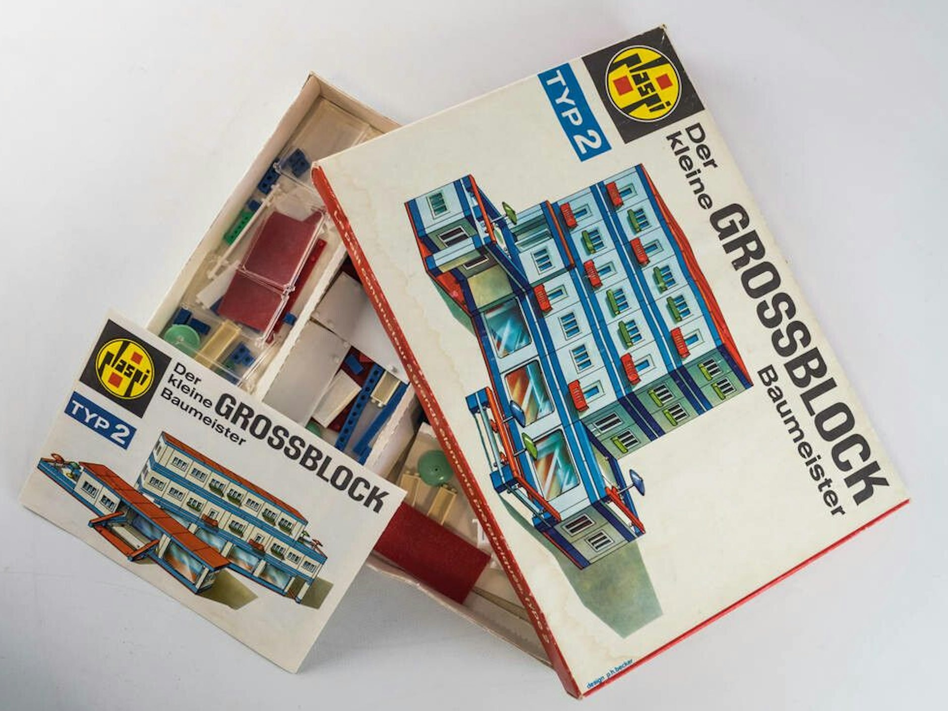Mit solchen Bausteinsets konnten Kinder in der DDR üben, wie man einen Plattenbau oder sogar eine ganze Wohnsiedlung aufbaut. 