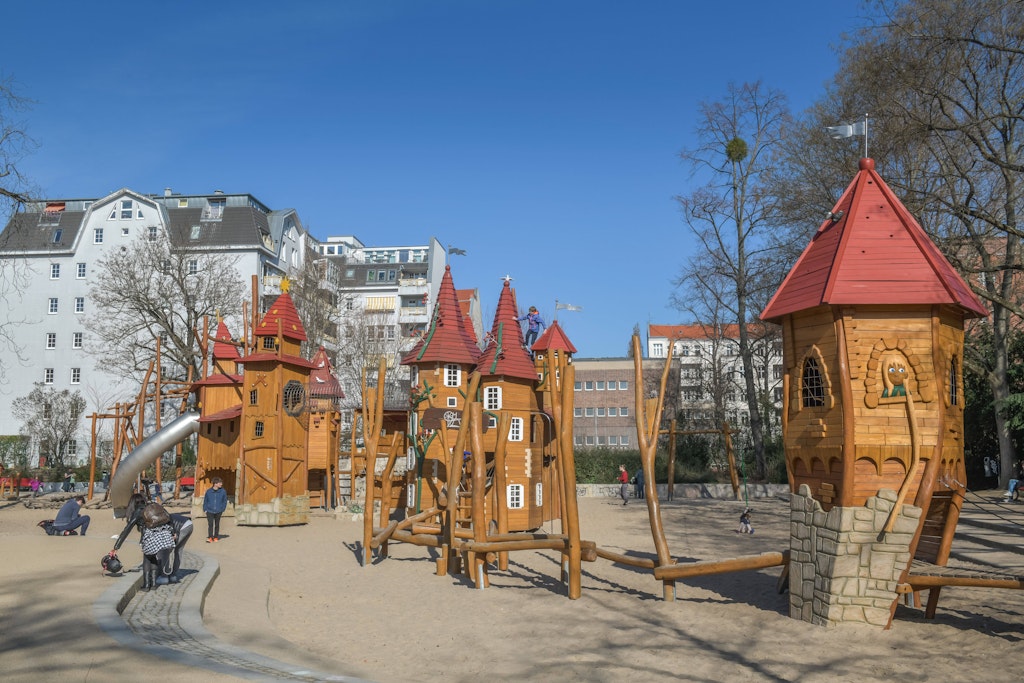 Mann-in-Berliner-Parkanlage-get-tet-Zwei-Verd-chtige-gefasst-