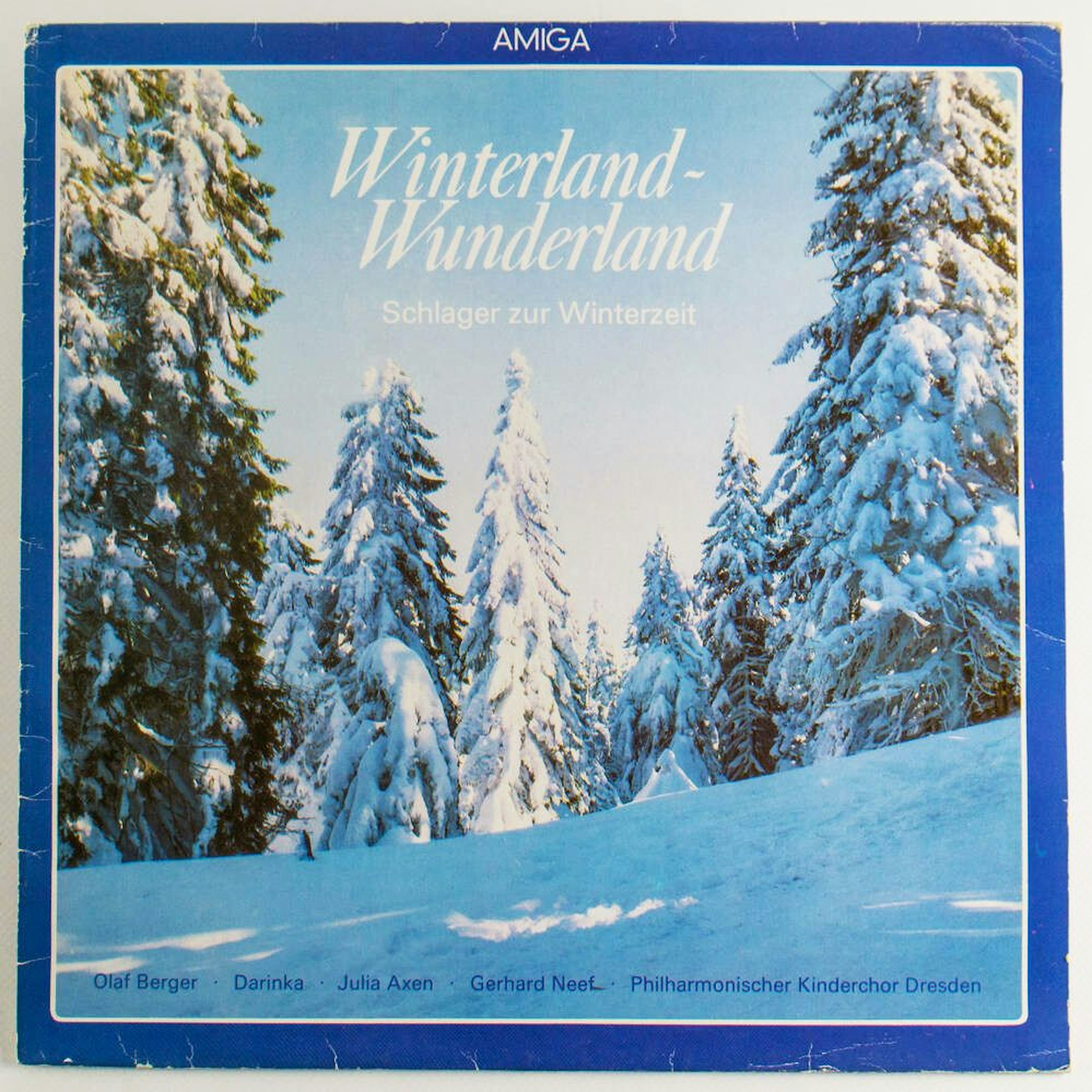 Wer gern im Schnee spielte, konnte sich in der DDR mit dieser herrlichen Platte einstimmen. Darauf zu hören ist unter anderem das Lied von der „Ruschel-Rutsch-Partie“.