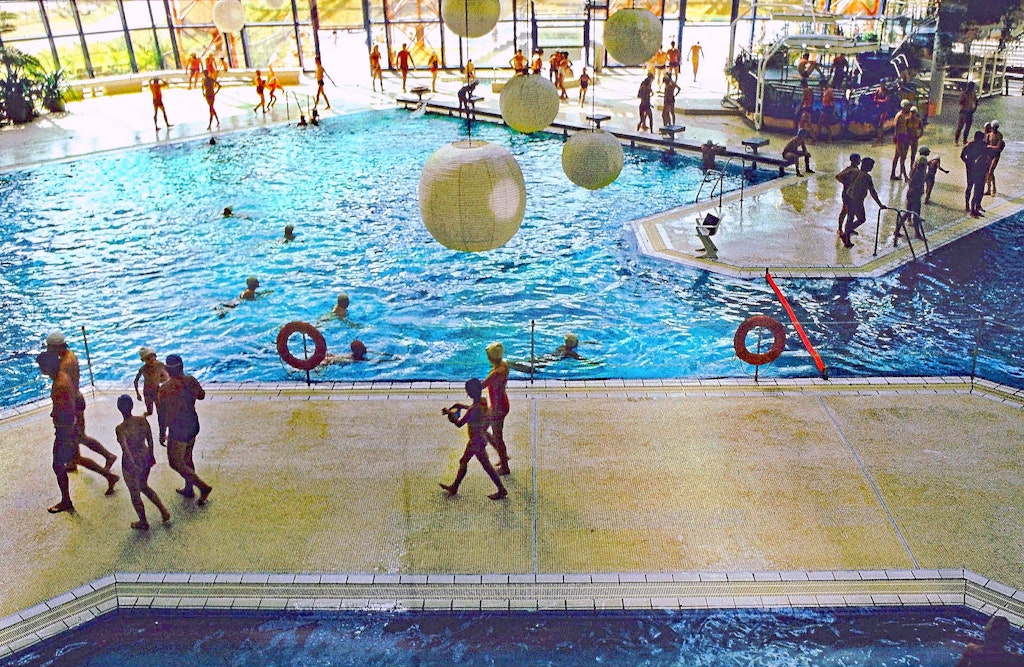 SEZ-Professoren-aus-dem-Westen-k-mpfen-f-r-das-DDR-Spa-bad-in-Berlin