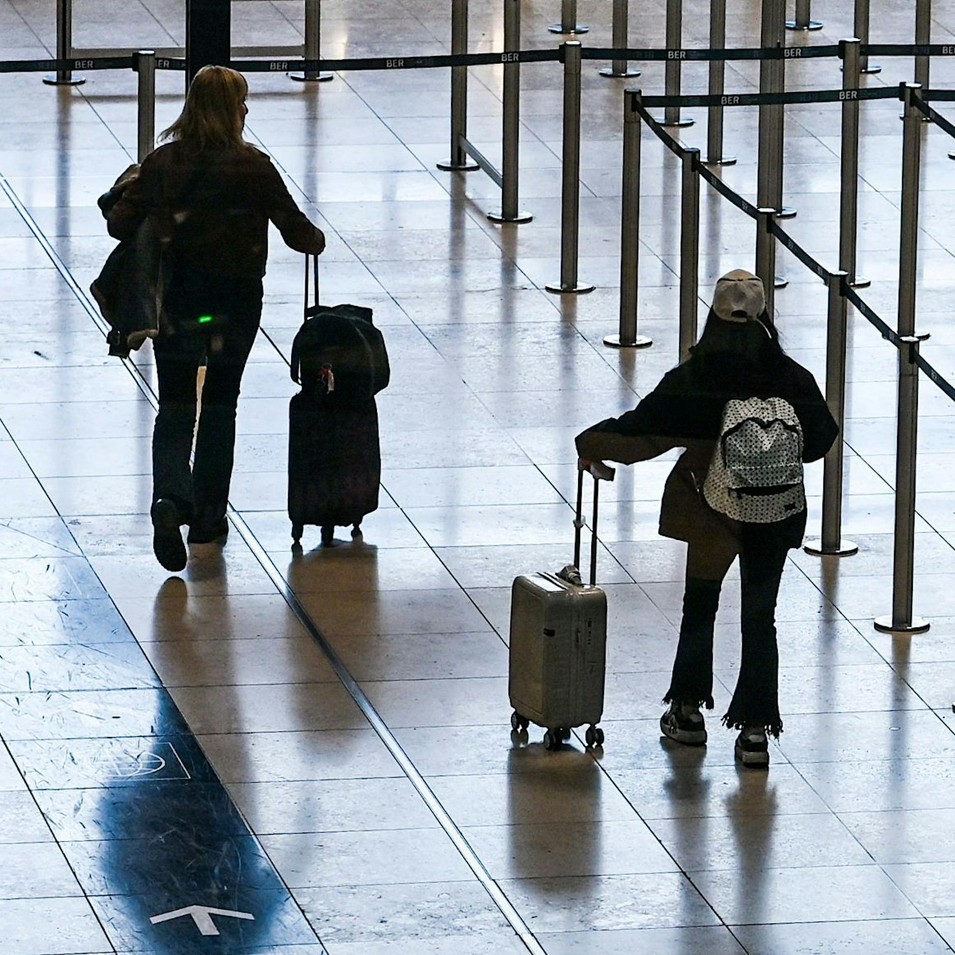 Hauptstadt Berlin blamiert sich: Was ist nur mit den Toiletten am Flughafen BER los?