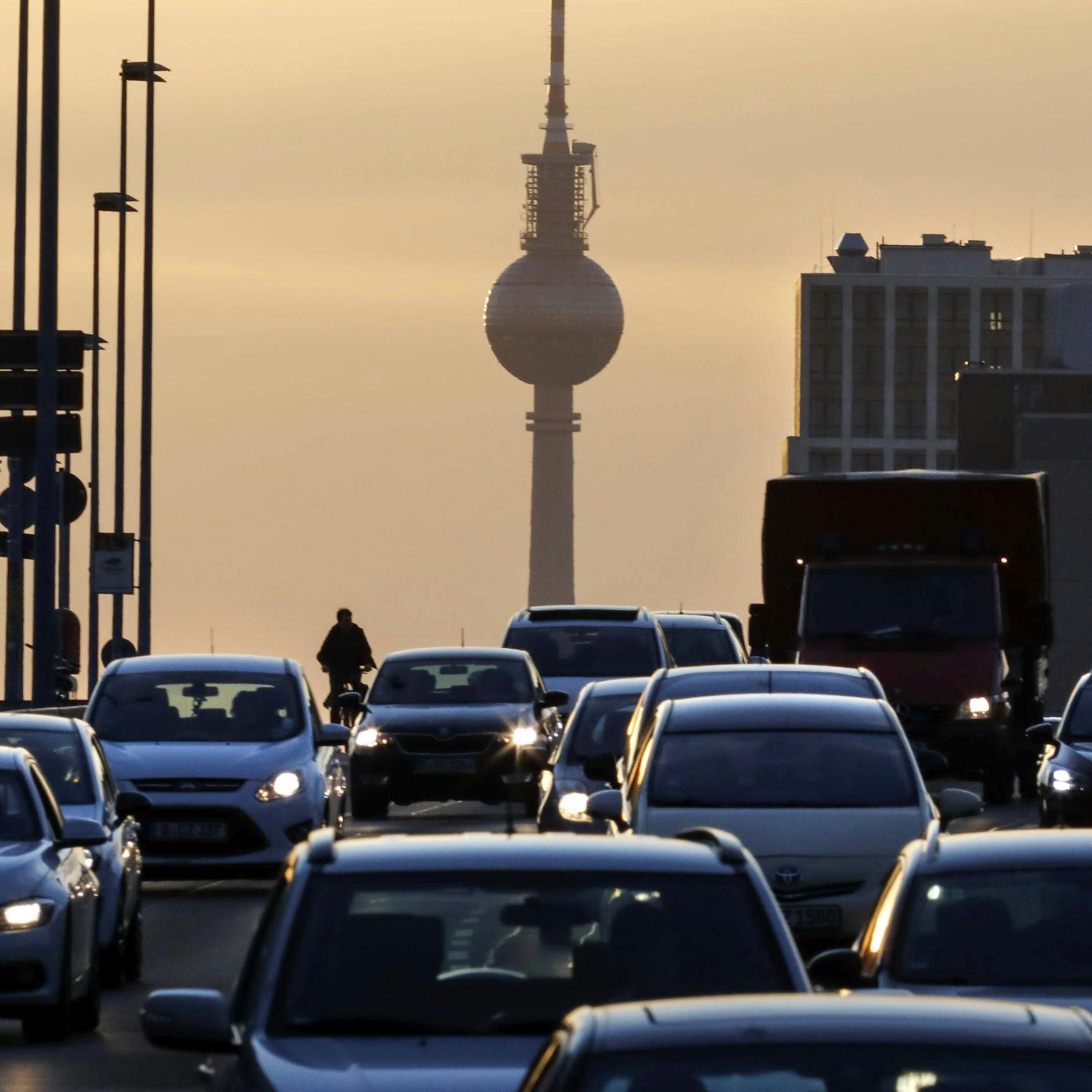 Image - „Mit dem dicken Auto zum Bio-Supermarkt fahren“ – AfD-Politiker Dinda schießt gegen Grüne in Lichtenberg
