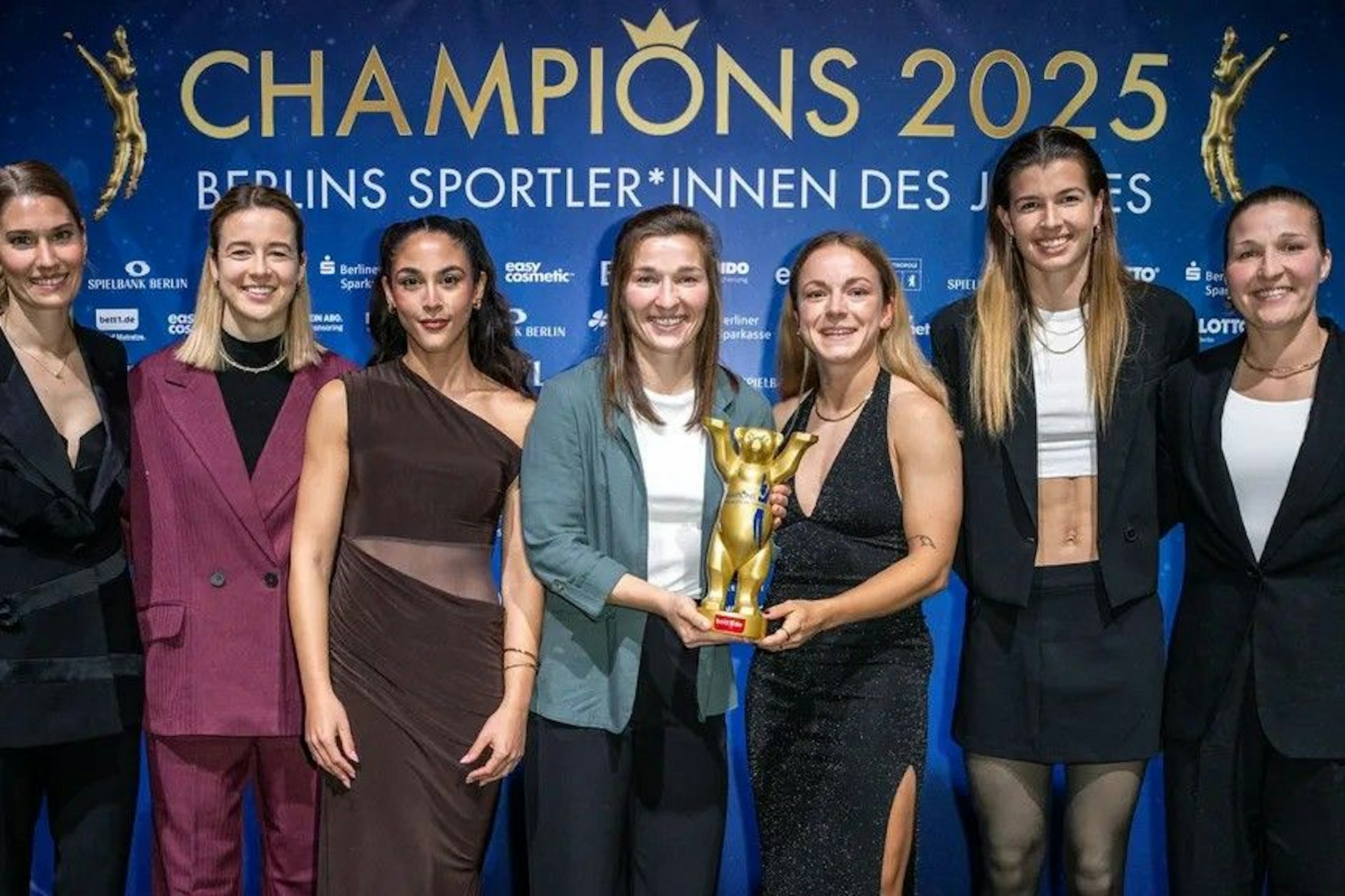 Champions-Gala: Die Frauenmannschaft des 1. FC Union Berlin ist das Frauen-Team des Jahres 2025.