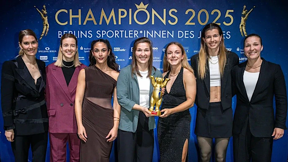 Champions-Gala: Die Frauenmannschaft des 1. FC Union Berlin ist das Frauen-Team des Jahres 2025.