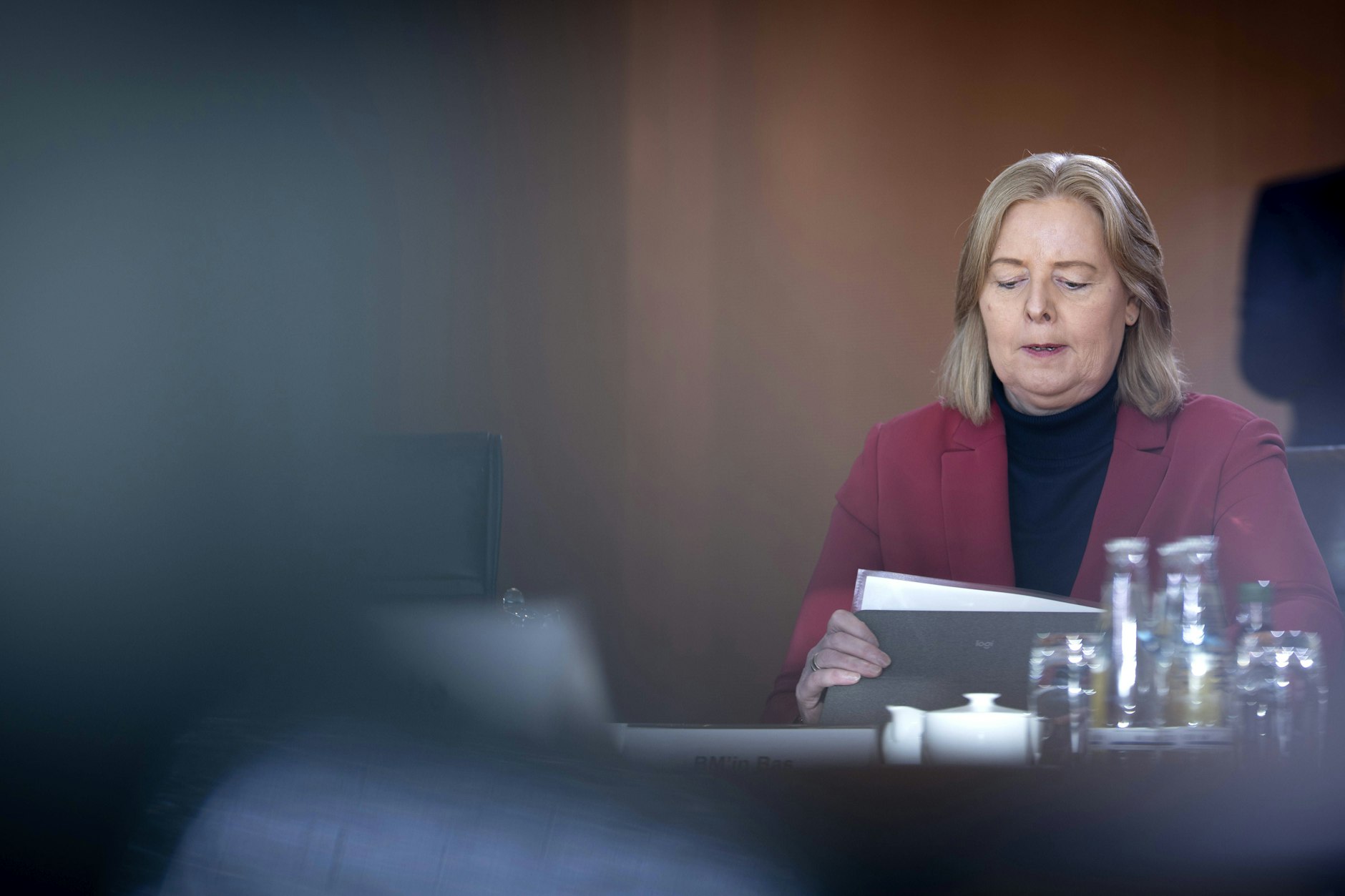 Bärbel Bas hatte am Wochenende beim Juso-Bundeskongress in Mannheim in der Debatte zum Rentenpaket zum <a href="https://www.berliner-zeitung.de/news/baerbel-bas-gegen-arbeitgeber-maenner-in-ihren-bequemen-sesseln-li.10008030">Rundumschlag gegen Arbeitgeber ausgeholt</a>.